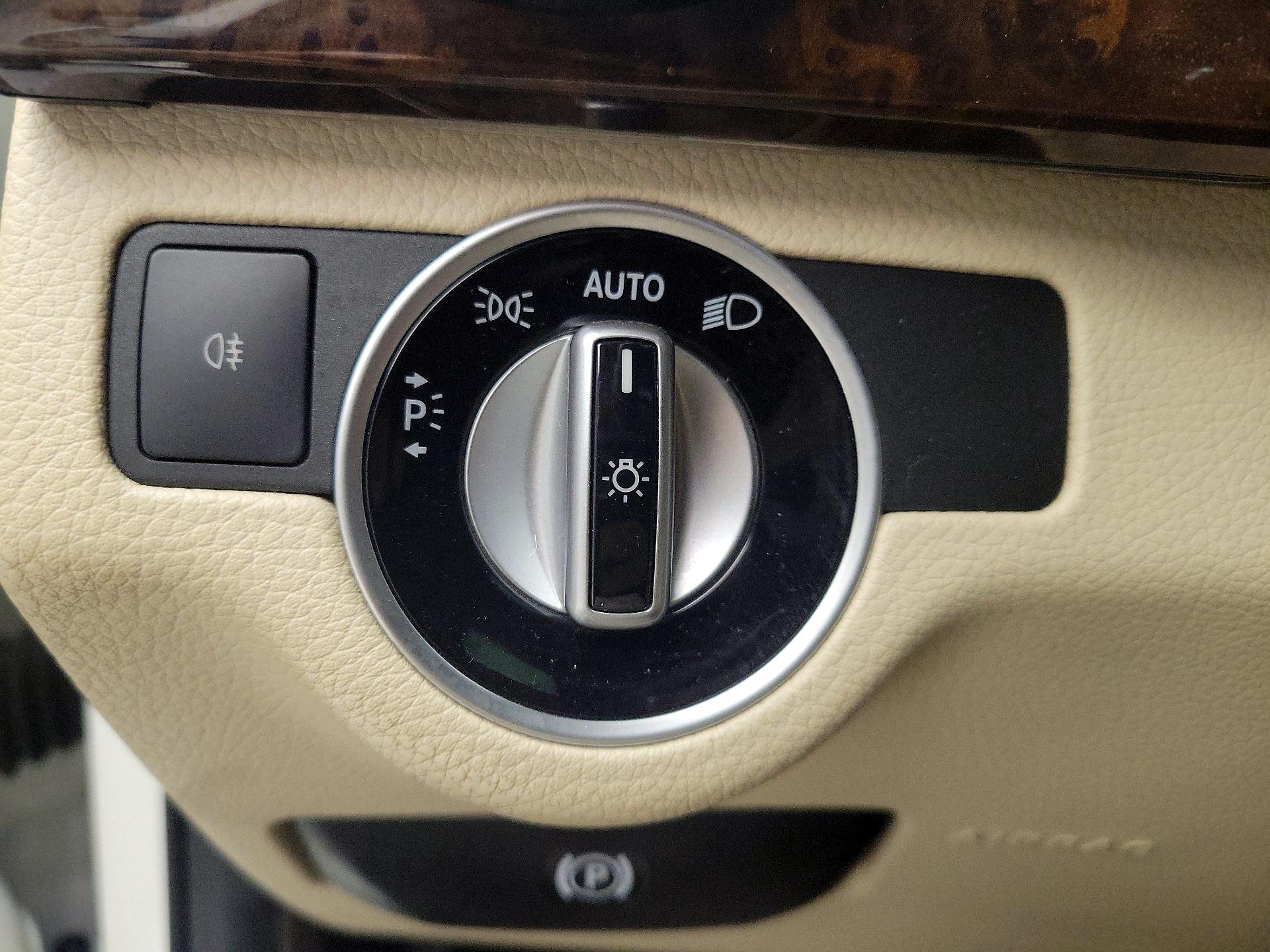 Thumbnail: 2015 Mercedes-Benz GLK - 13