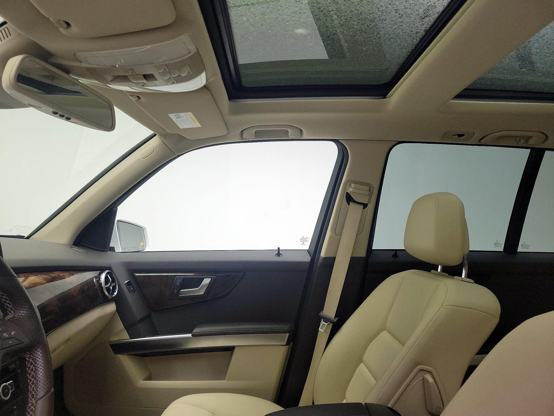 Thumbnail: 2015 Mercedes-Benz GLK - 20