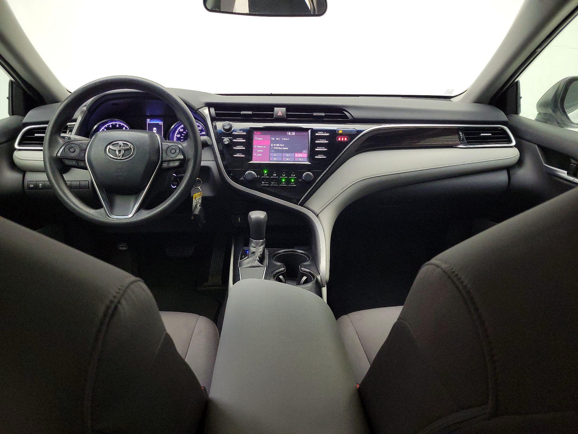 Thumbnail: 2018 Toyota Camry - 9