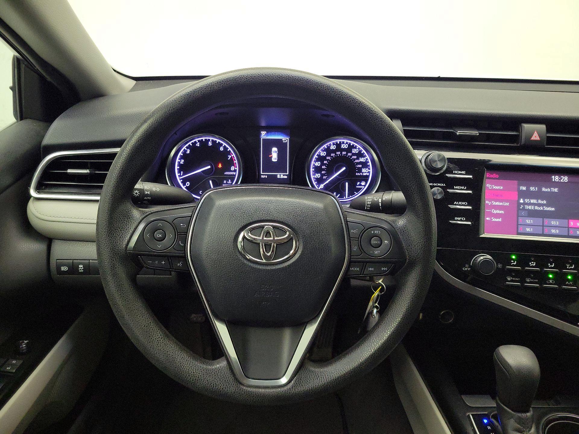 Thumbnail: 2018 Toyota Camry - 10