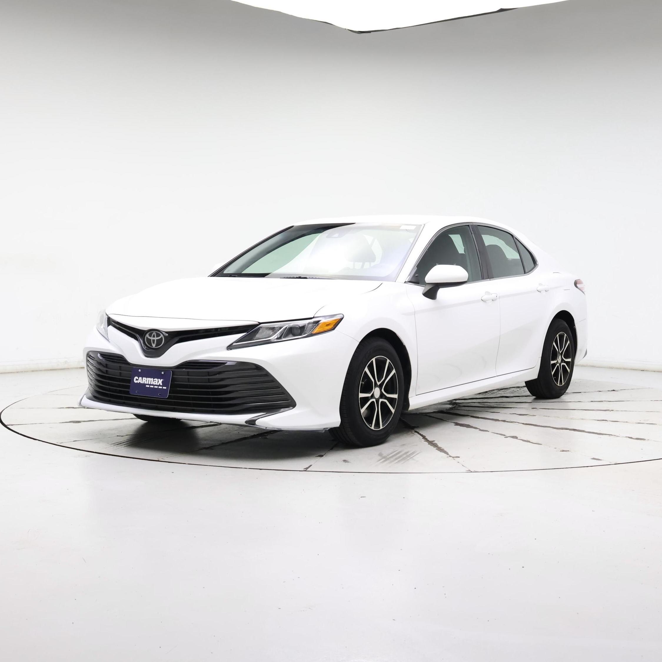 Thumbnail: 2018 Toyota Camry - 4