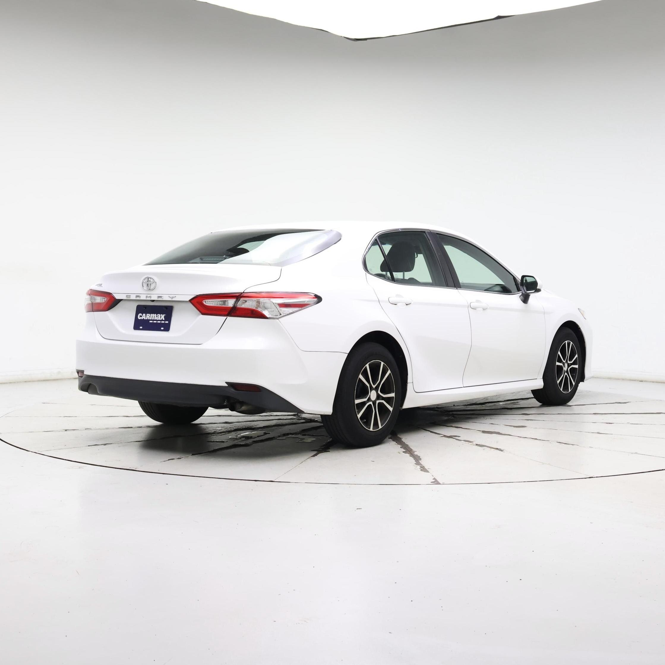 Thumbnail: 2018 Toyota Camry - 8