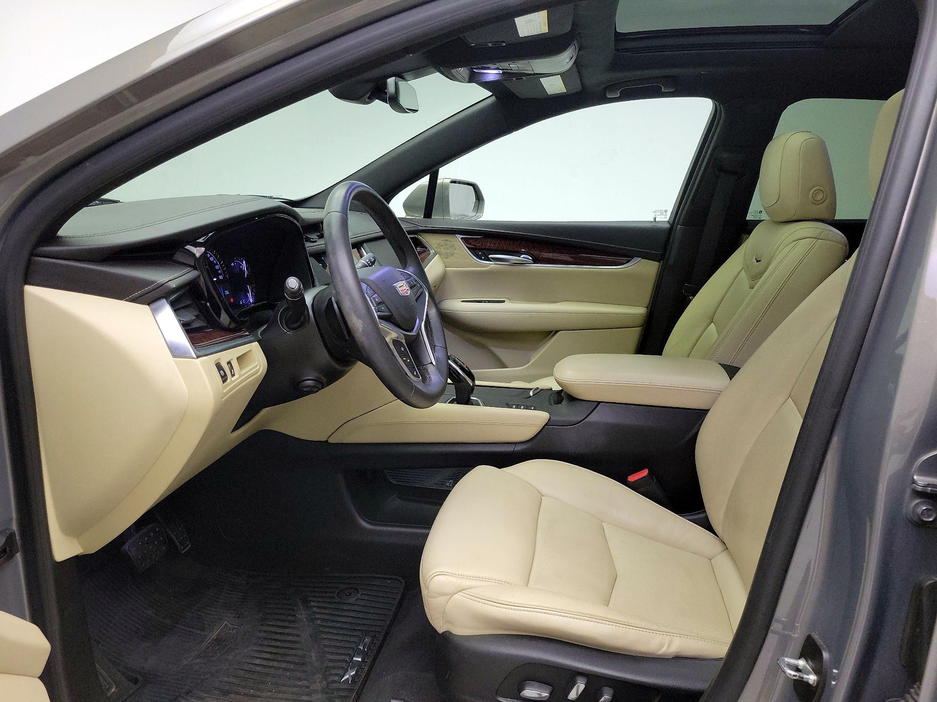 Thumbnail: 2018 Cadillac XT5 - 11