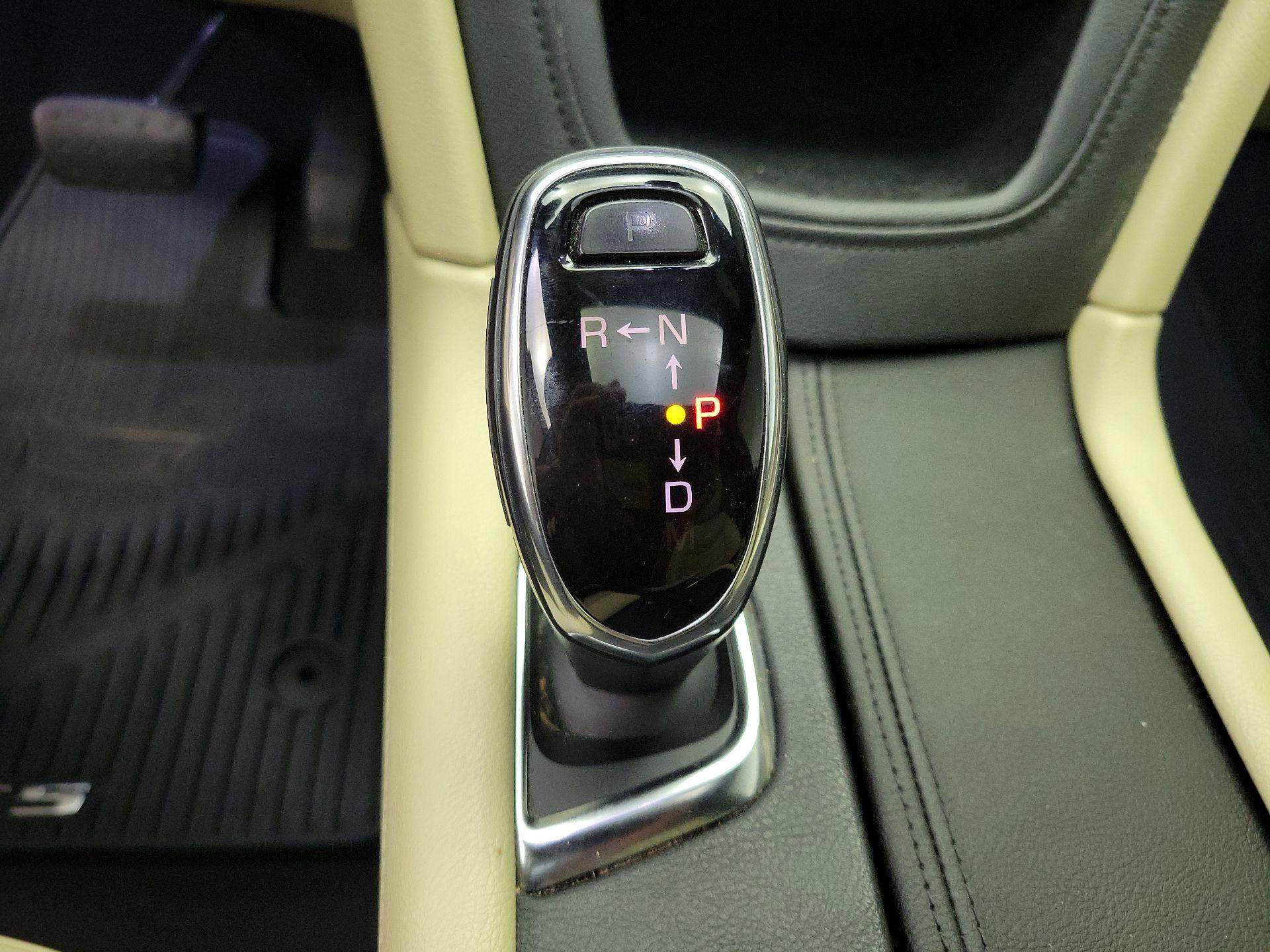 Thumbnail: 2018 Cadillac XT5 - 16