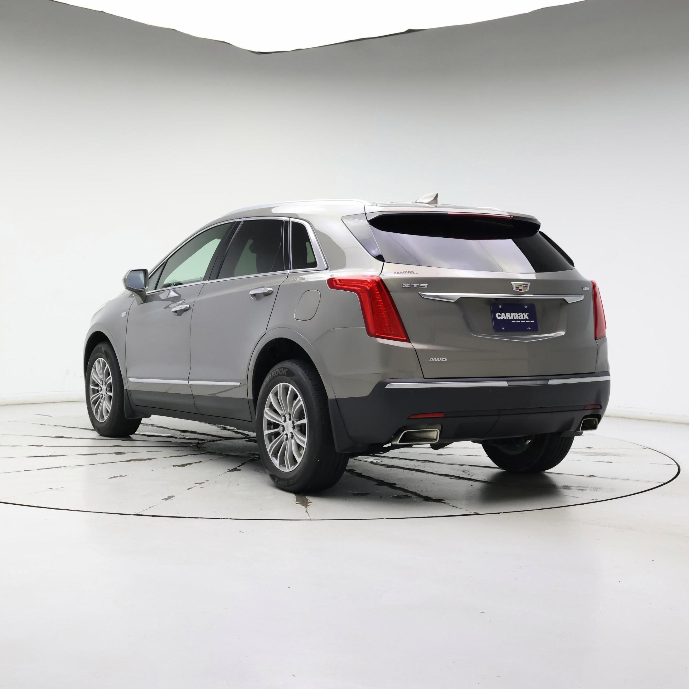 Thumbnail: 2018 Cadillac XT5 - 2