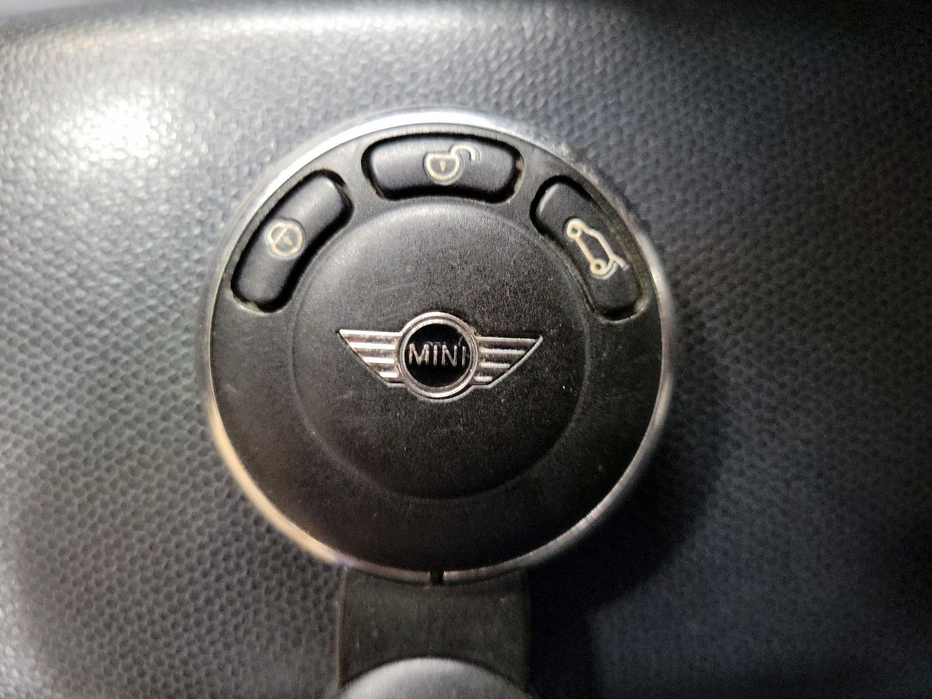 Thumbnail: 2016 MINI Cooper Countryman - 20