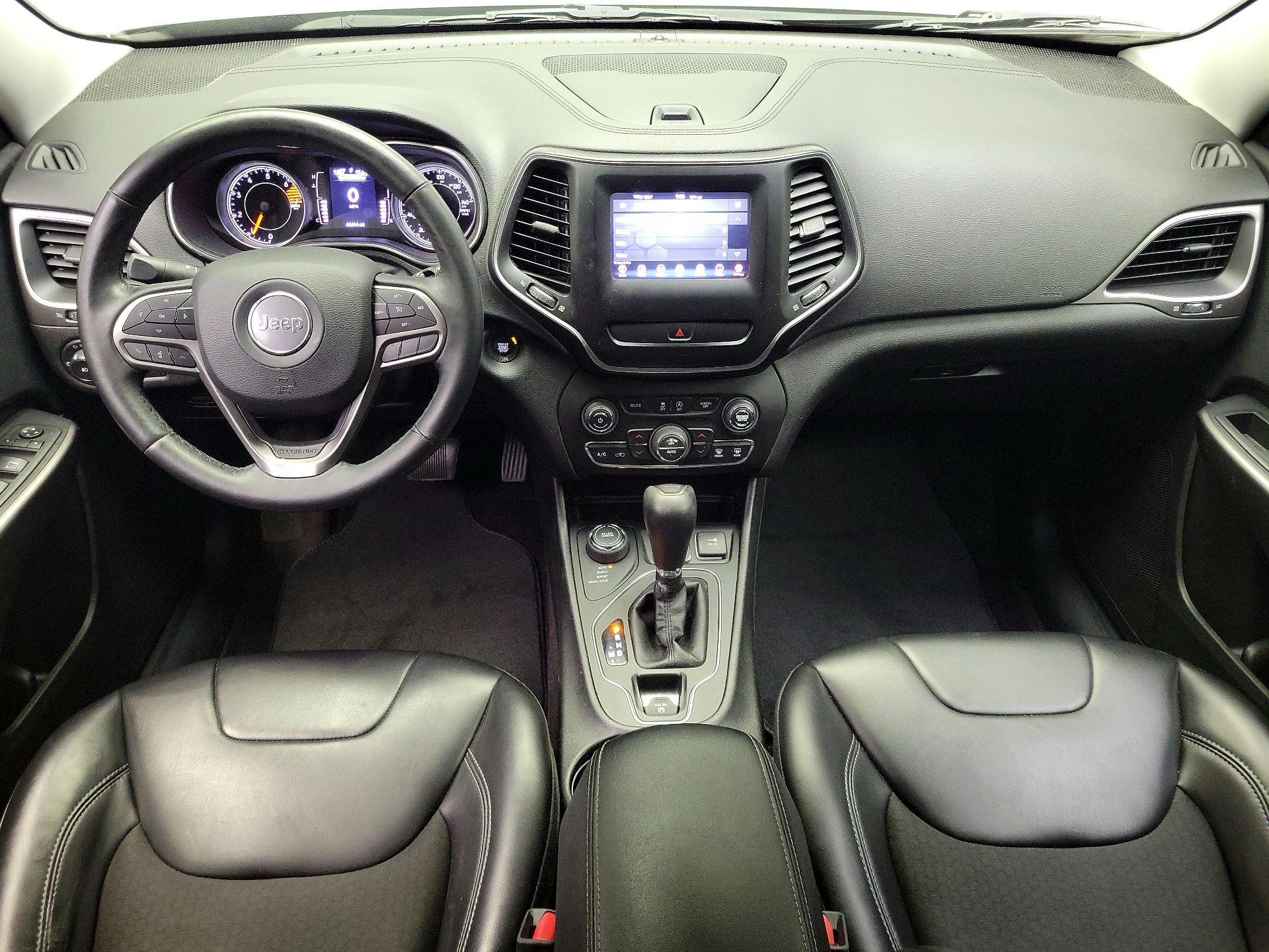 Thumbnail: 2019 Jeep Cherokee - 9