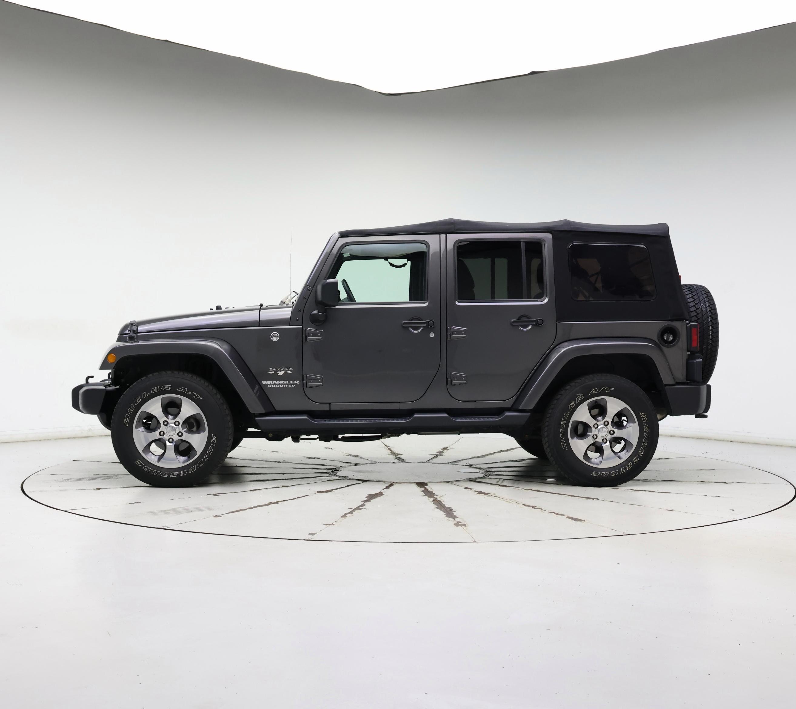 Thumbnail: 2017 Jeep Wrangler - 3
