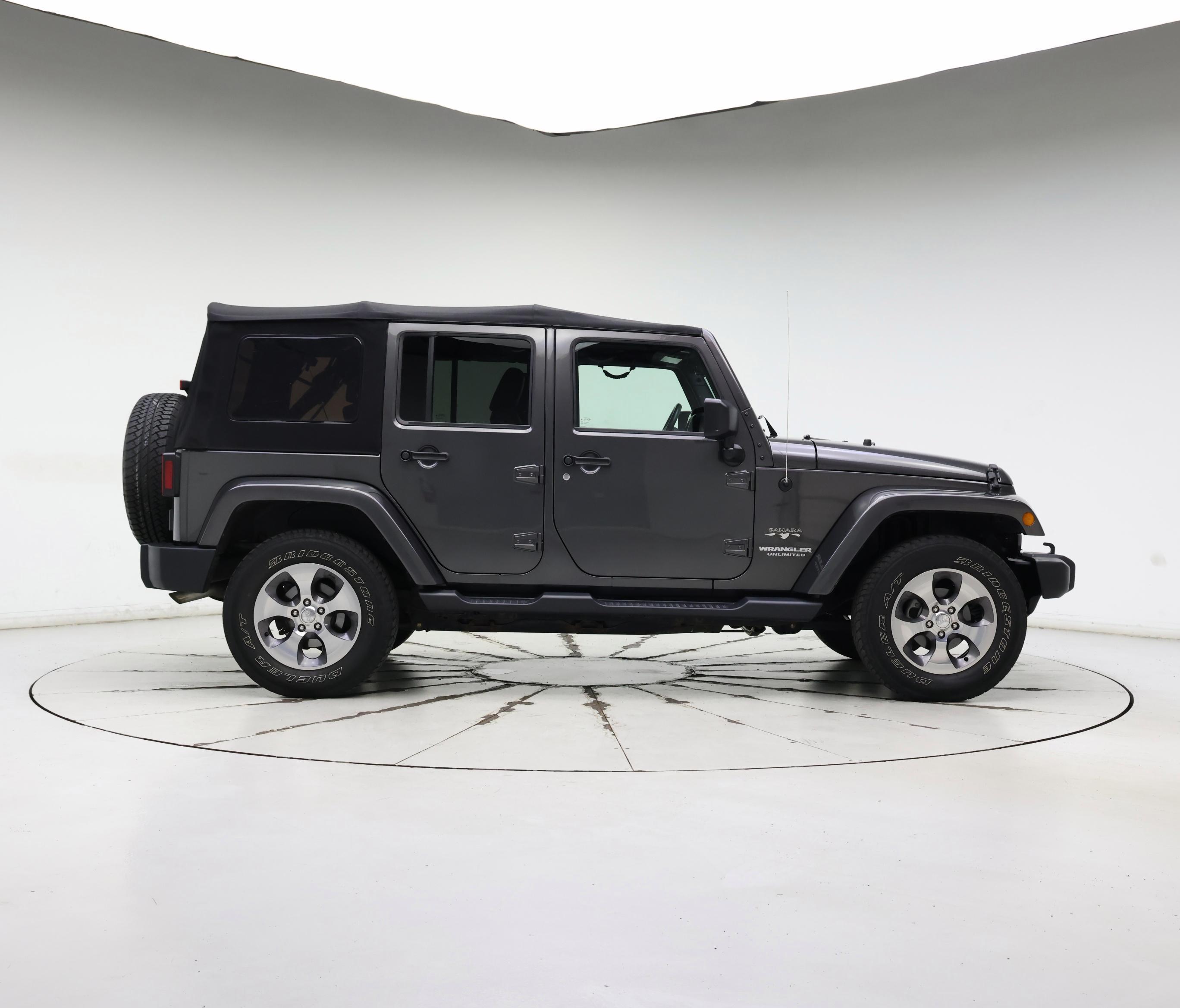 Thumbnail: 2017 Jeep Wrangler - 7