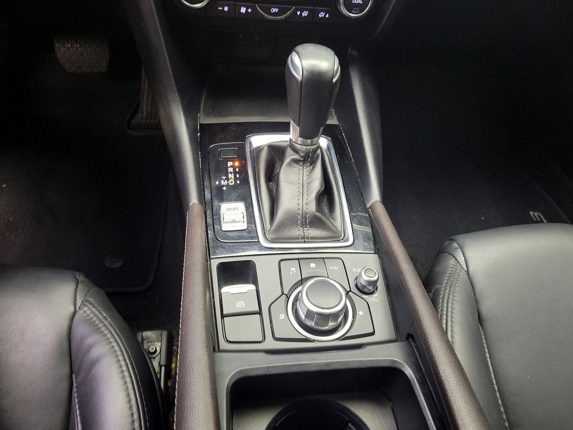 Thumbnail: 2018 Mazda Mazda3 - 17
