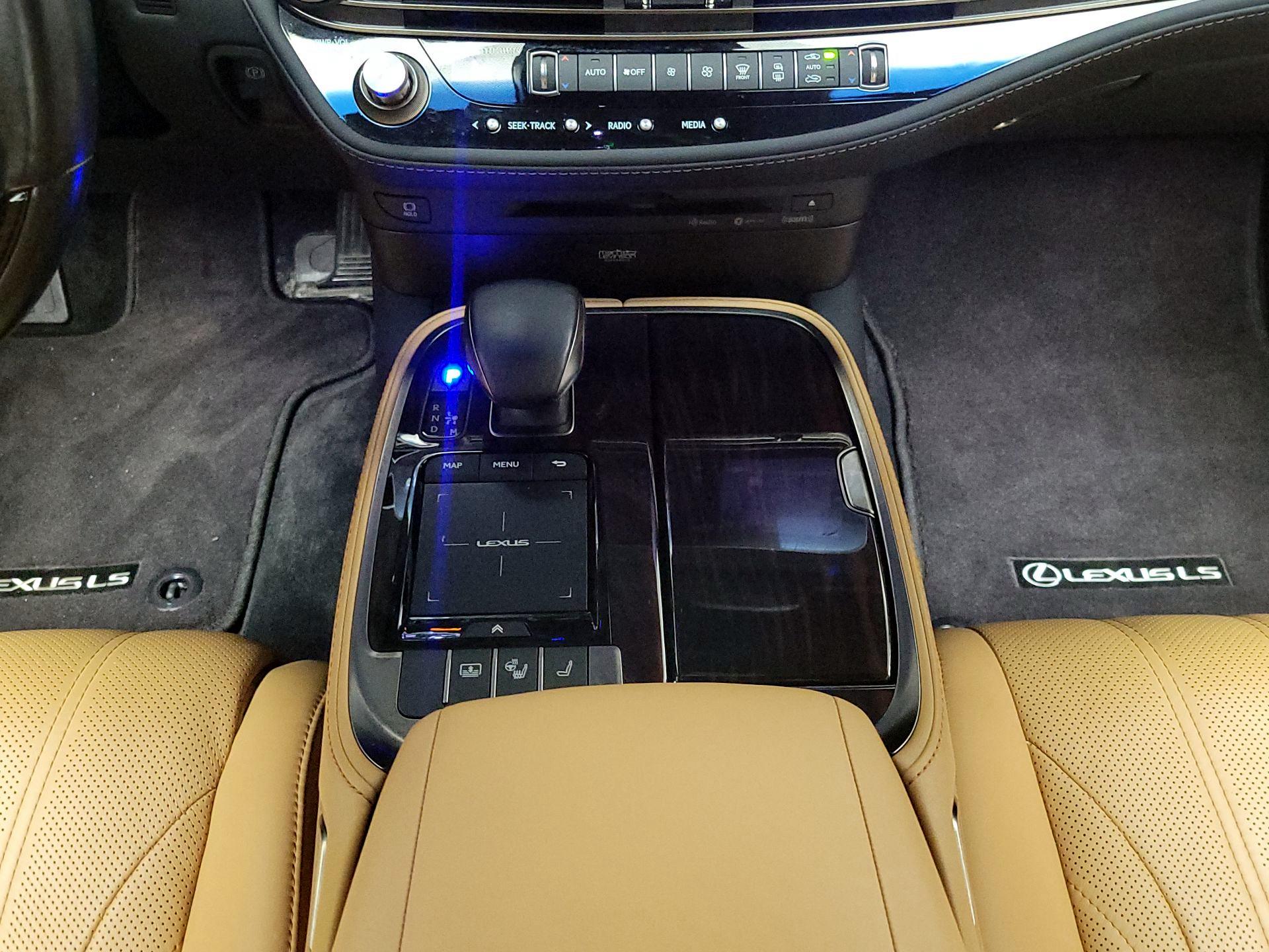 Thumbnail: 2021 Lexus LS - 18