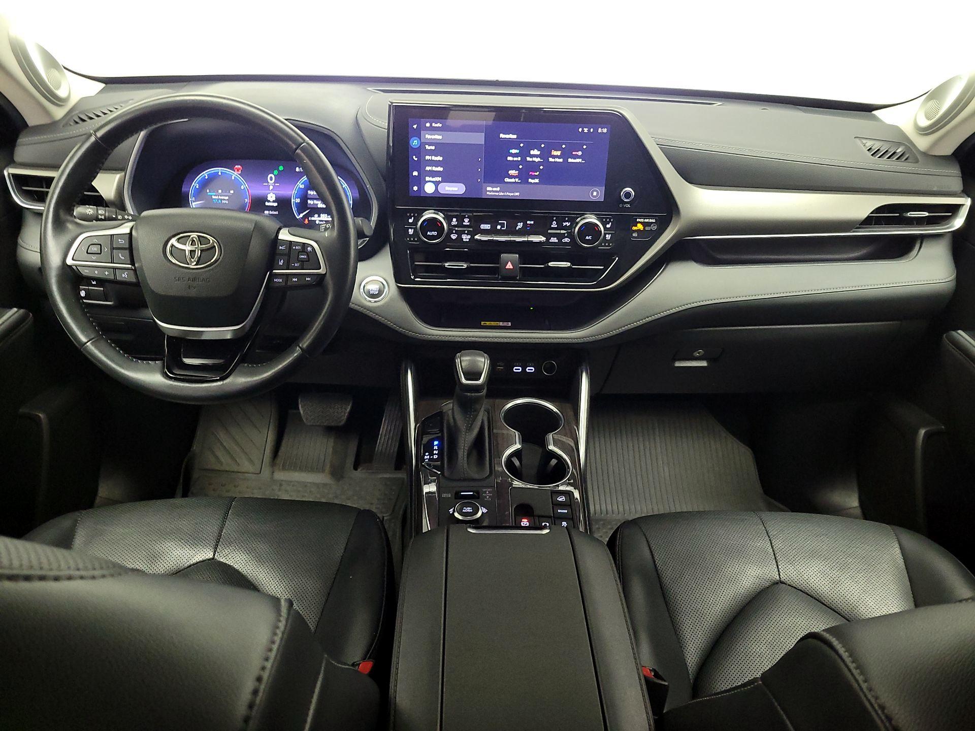 Thumbnail: 2023 Toyota Highlander - 9