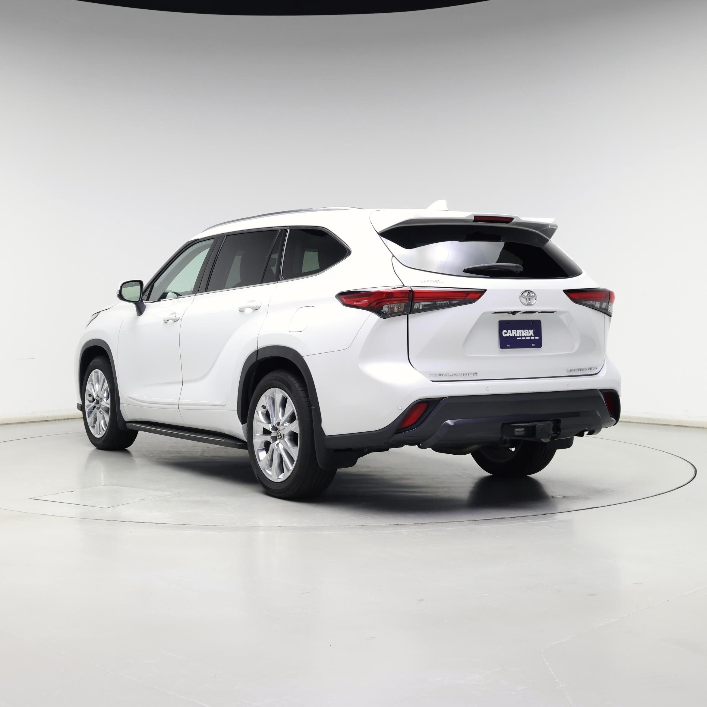 Thumbnail: 2023 Toyota Highlander - 2
