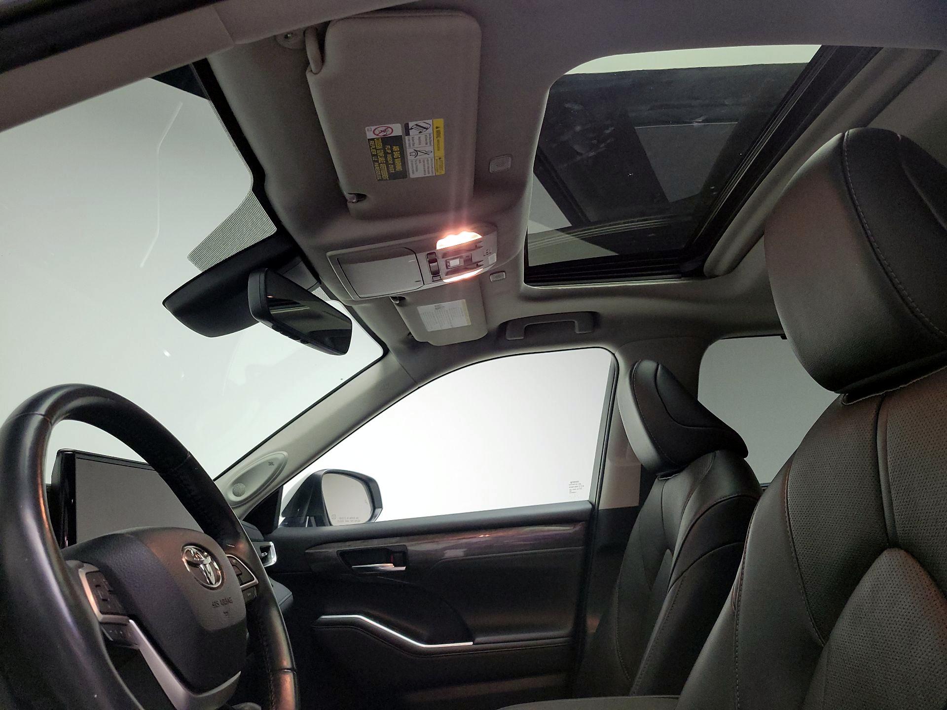 Thumbnail: 2023 Toyota Highlander - 19