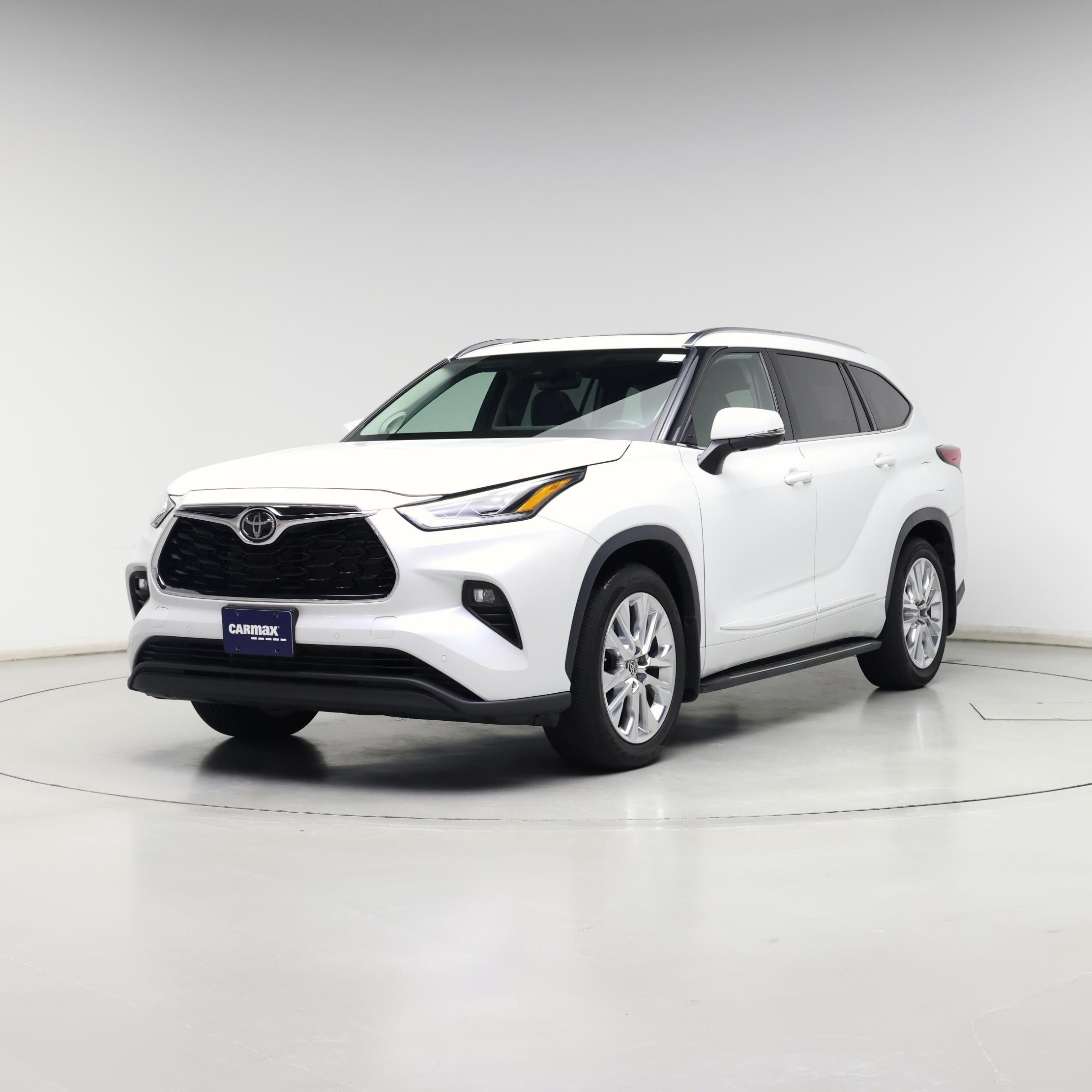 Thumbnail: 2023 Toyota Highlander - 4
