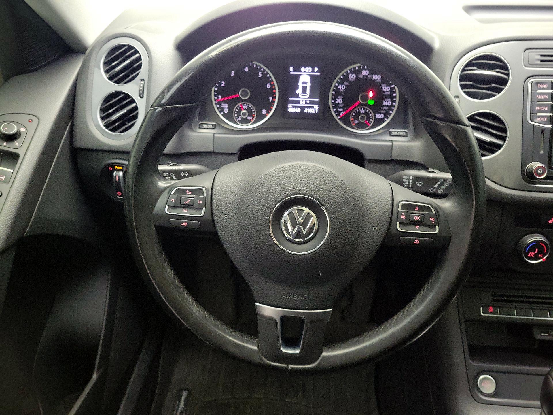 Thumbnail: 2017 Volkswagen Tiguan - 10