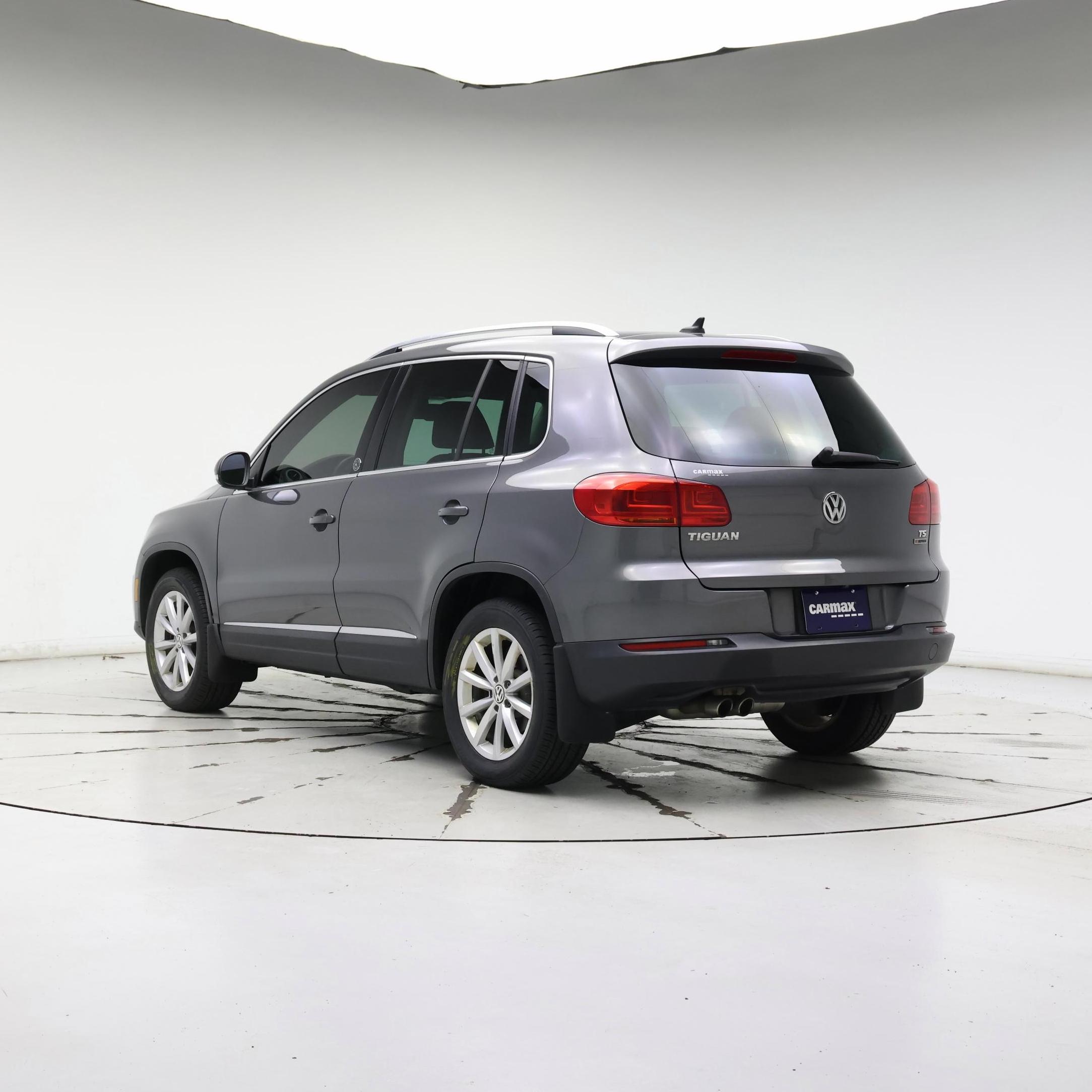 Thumbnail: 2017 Volkswagen Tiguan - 2