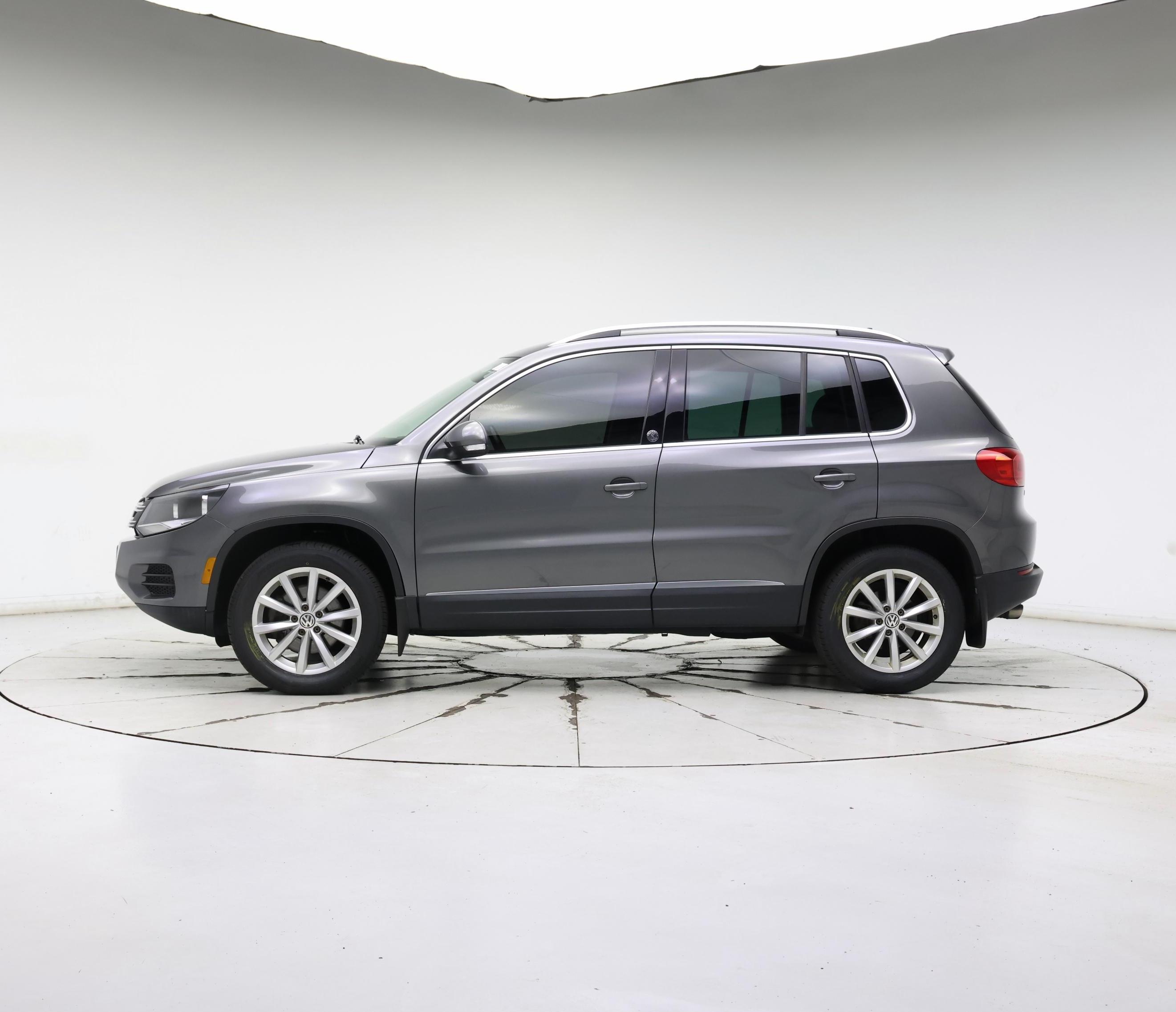Thumbnail: 2017 Volkswagen Tiguan - 3