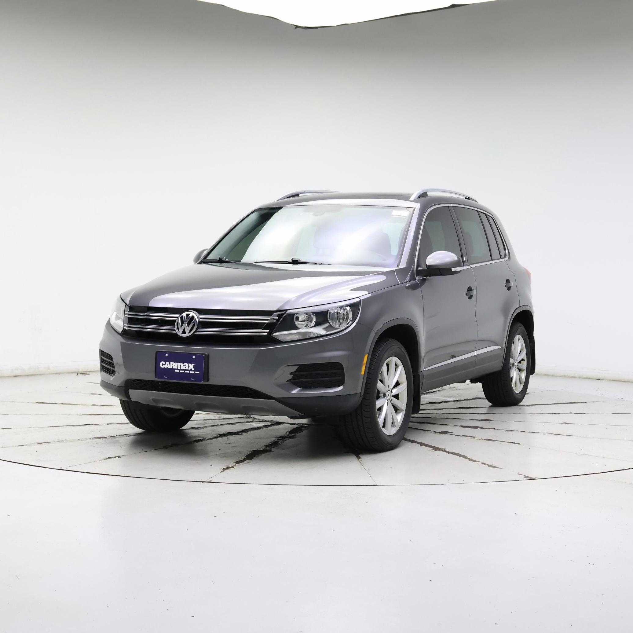 Thumbnail: 2017 Volkswagen Tiguan - 4