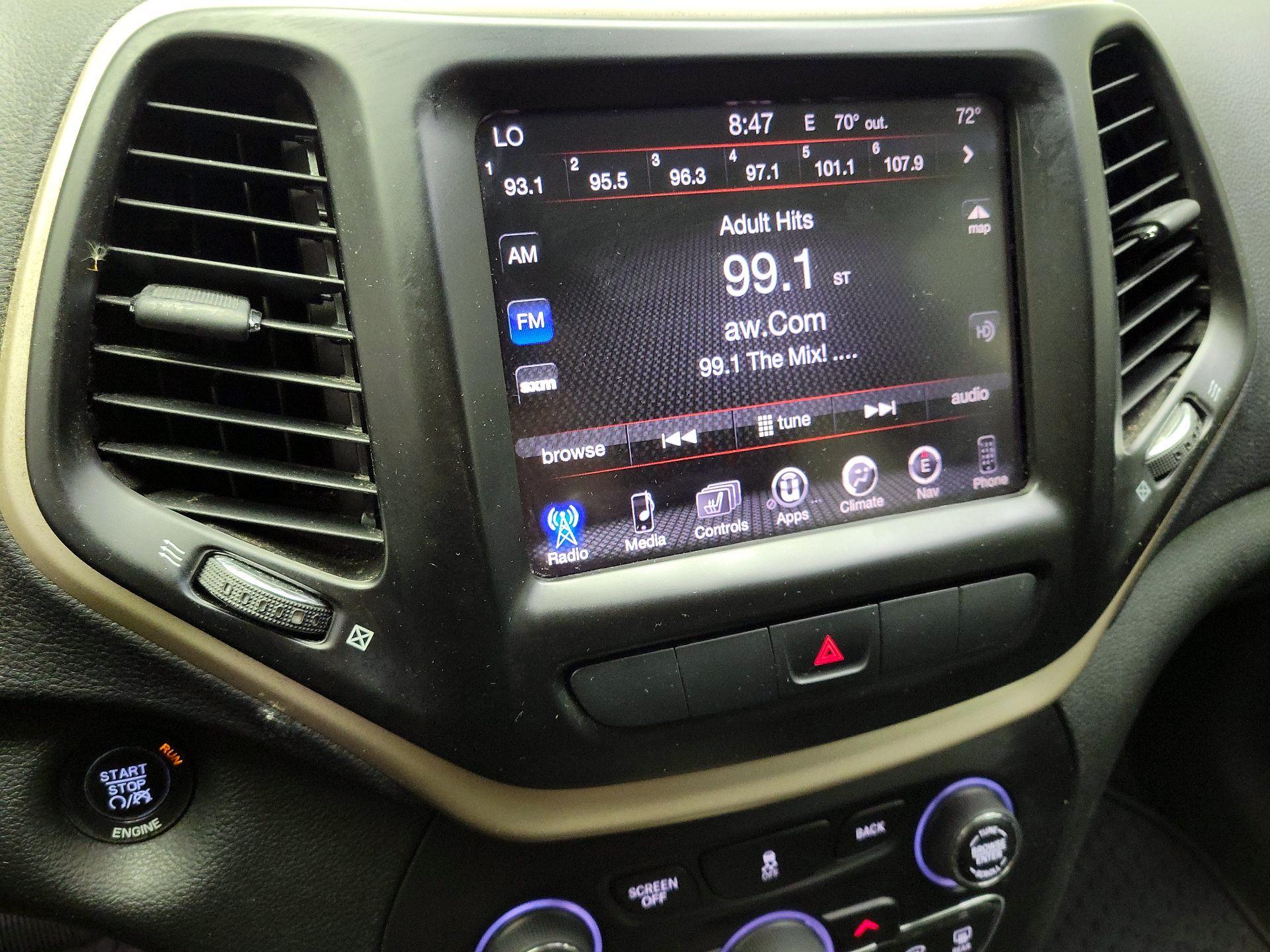 Thumbnail: 2015 Jeep Cherokee - 16