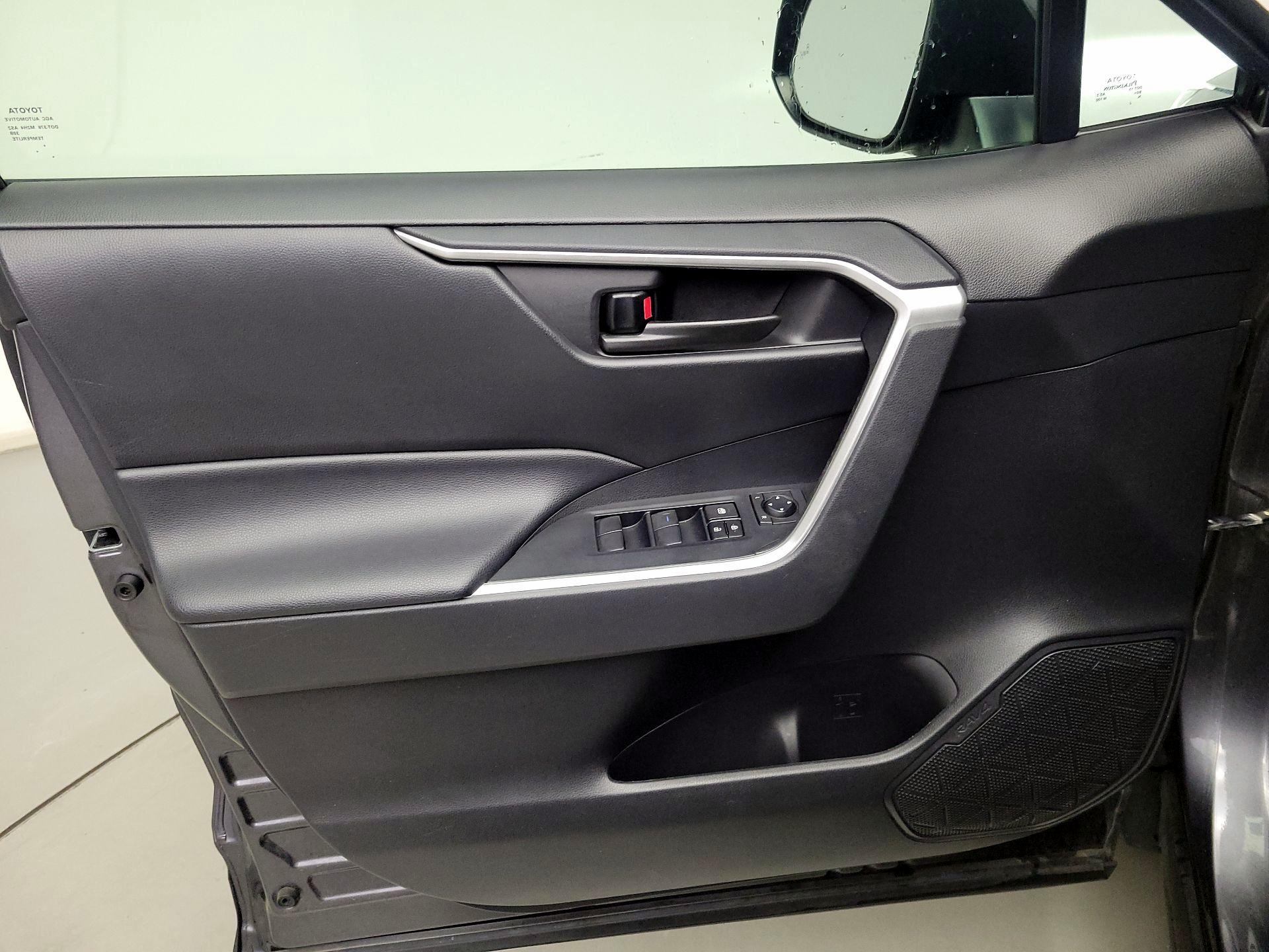 Thumbnail: 2021 Toyota RAV4 - 12