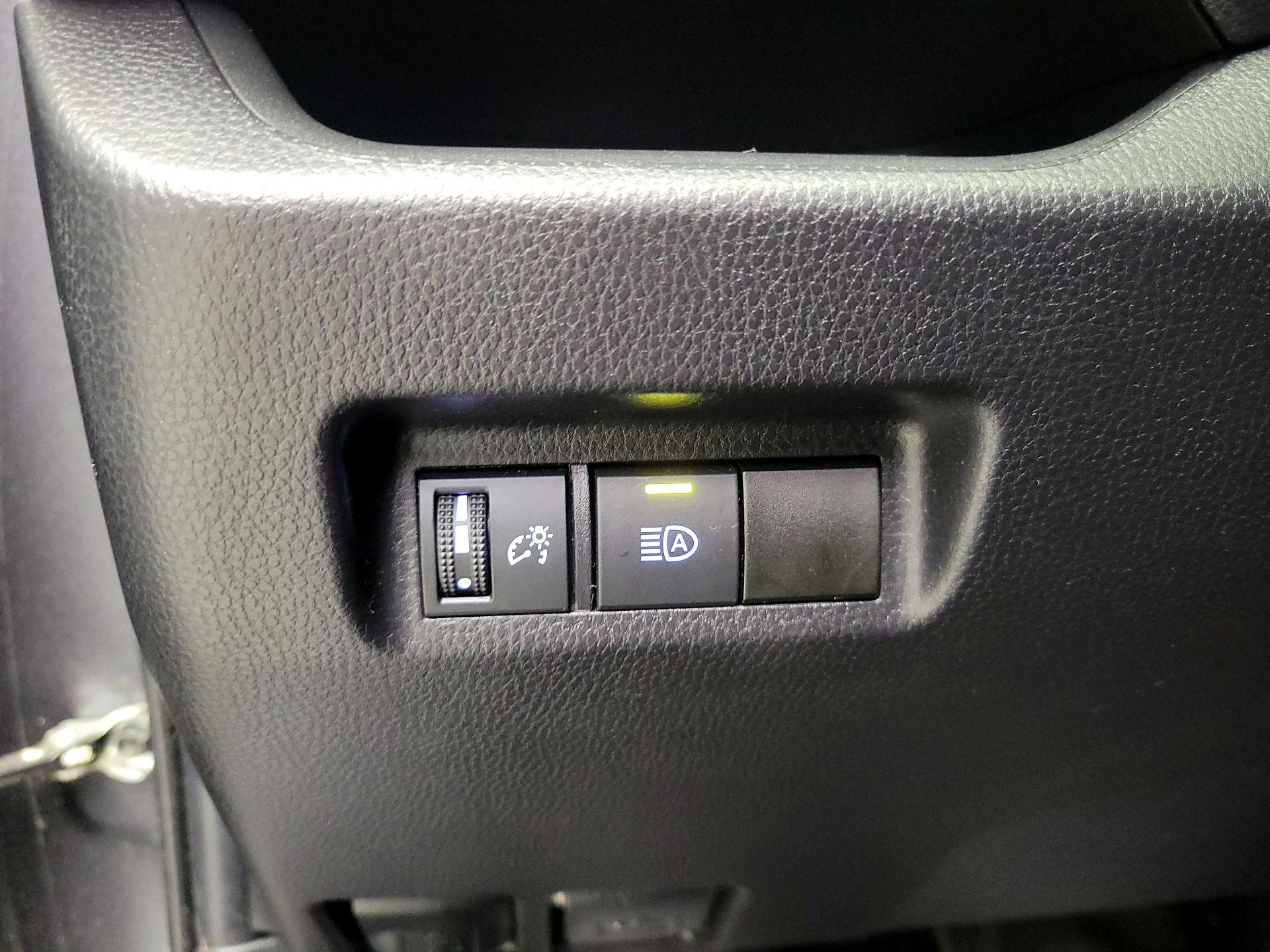 Thumbnail: 2021 Toyota RAV4 - 13