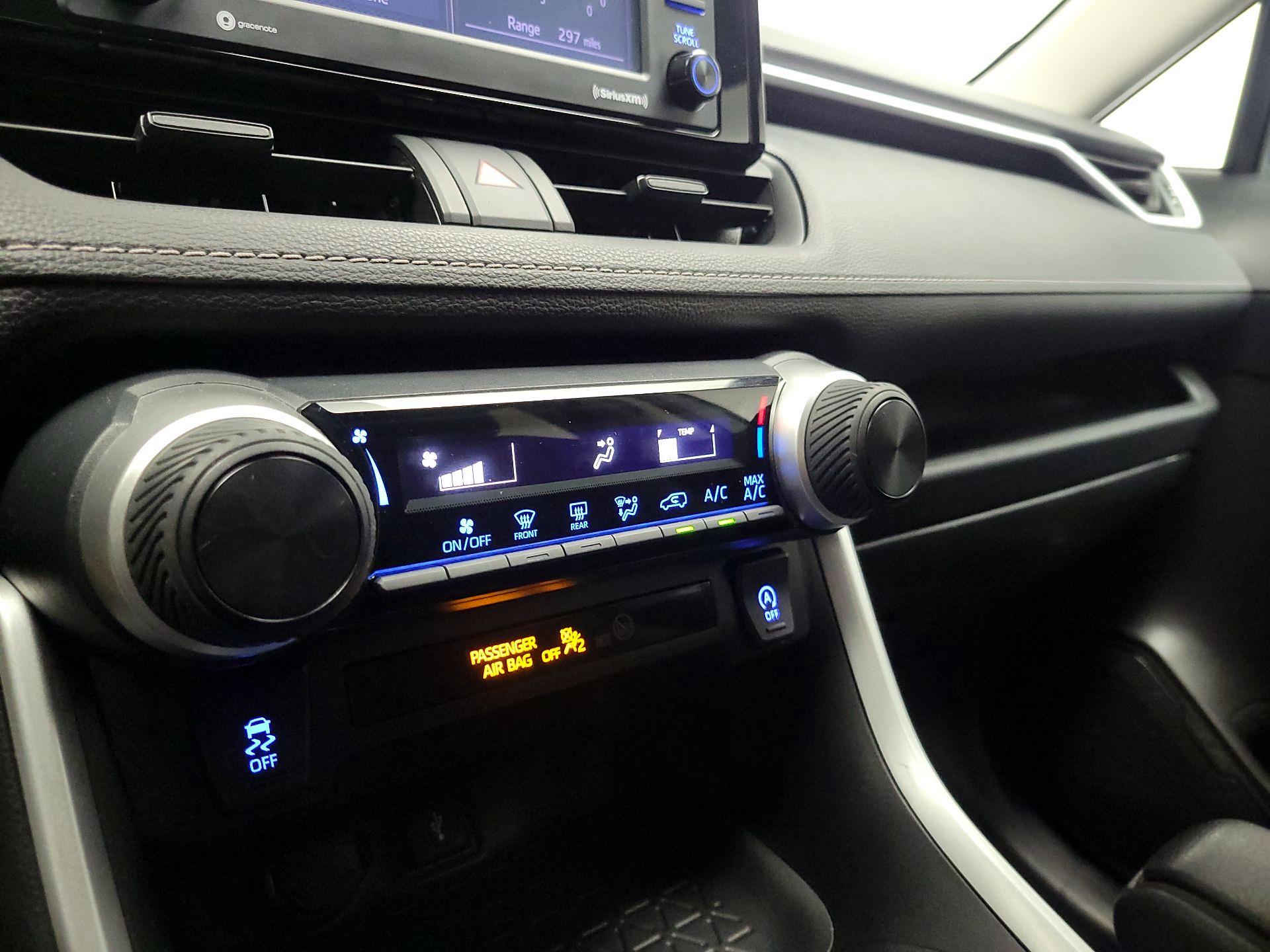 Thumbnail: 2021 Toyota RAV4 - 16