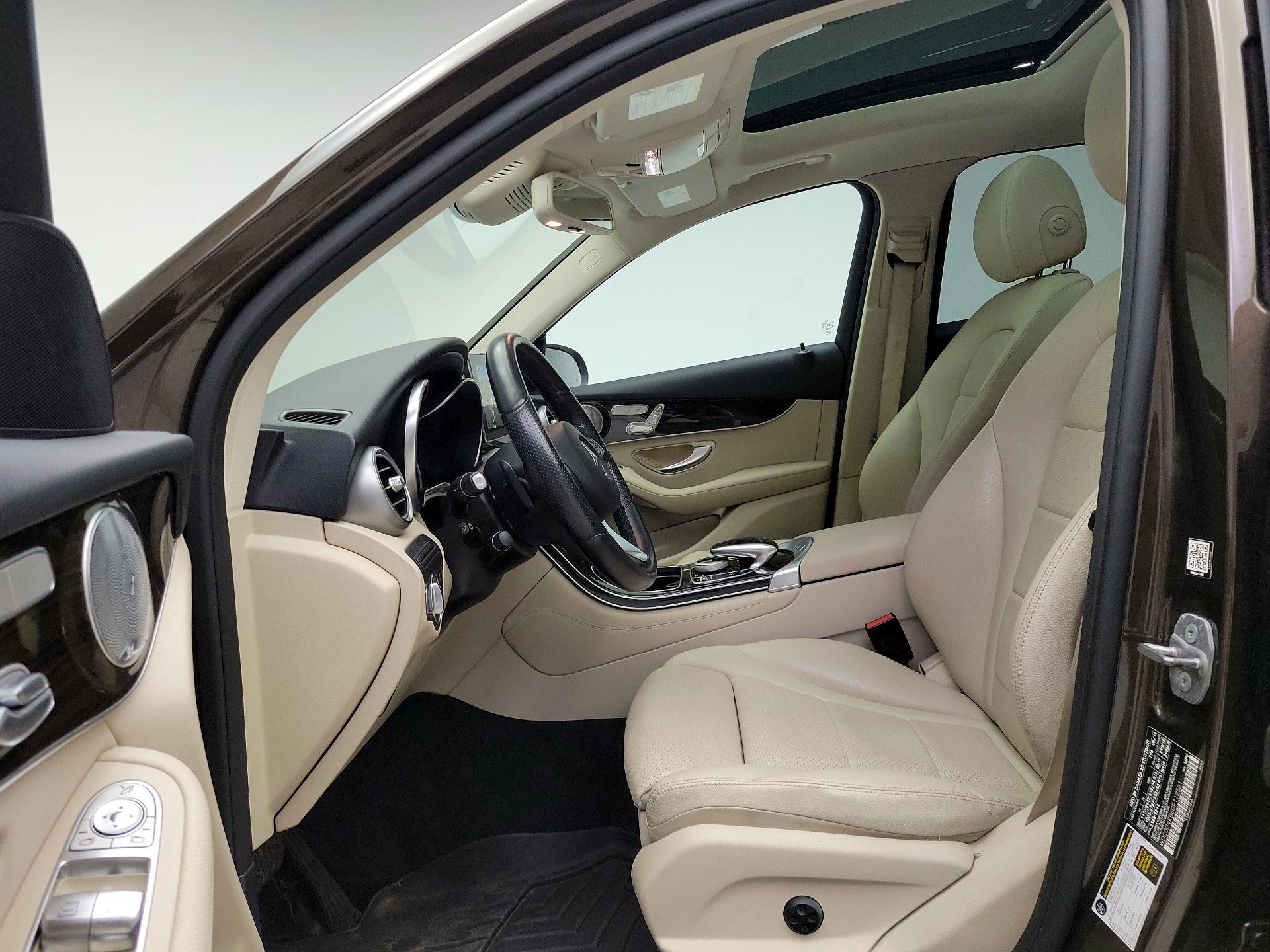 Thumbnail: 2016 Mercedes-Benz GLC - 11