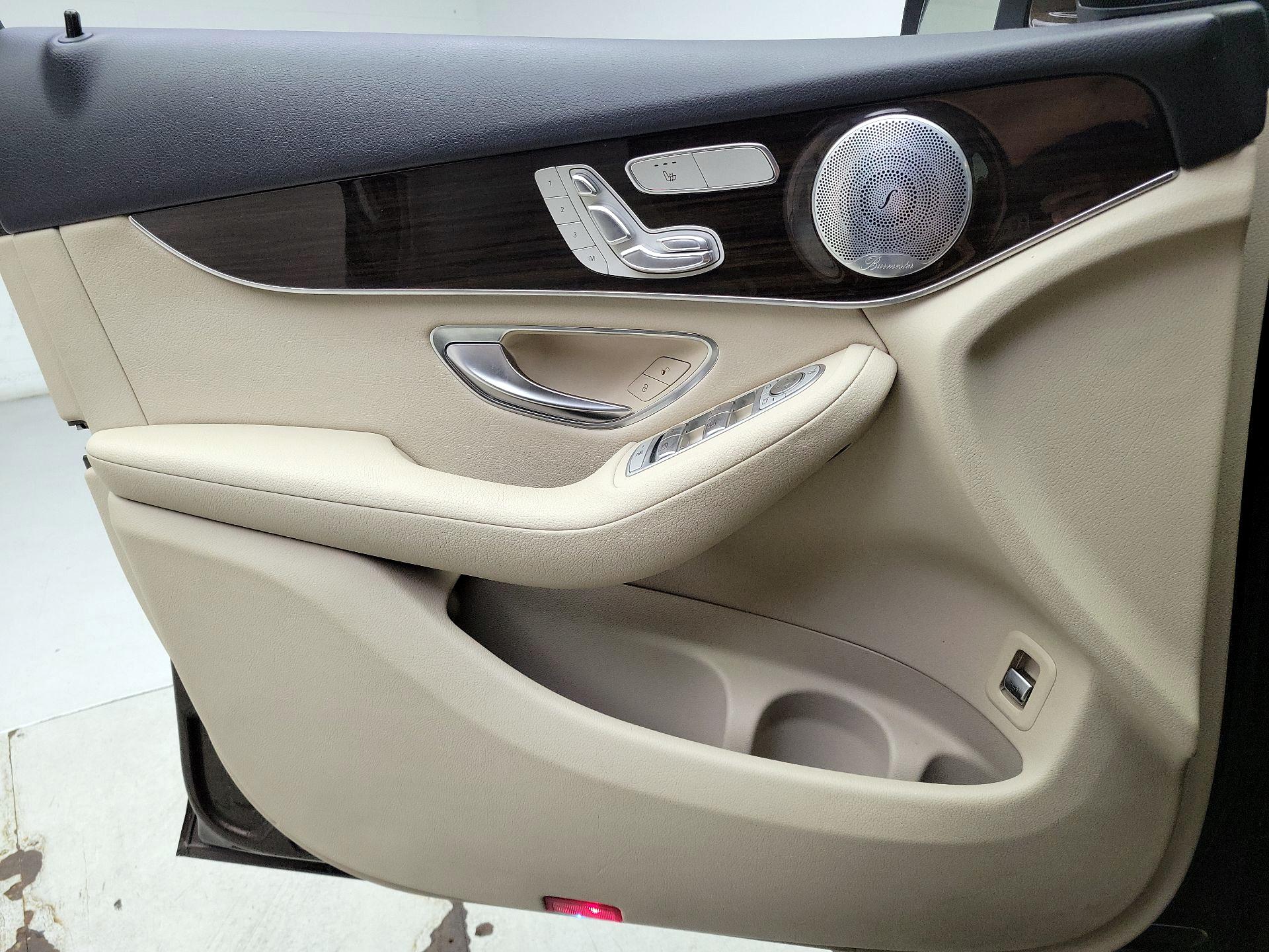 Thumbnail: 2016 Mercedes-Benz GLC - 12