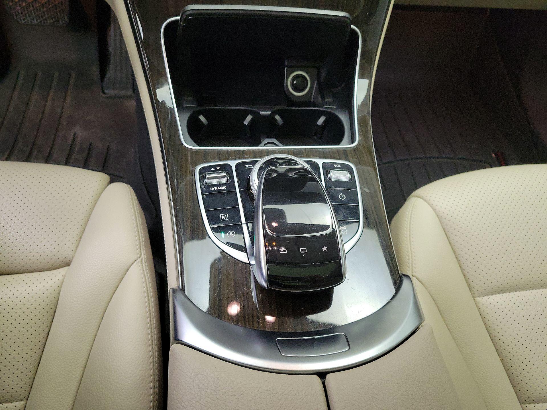 Thumbnail: 2016 Mercedes-Benz GLC - 18