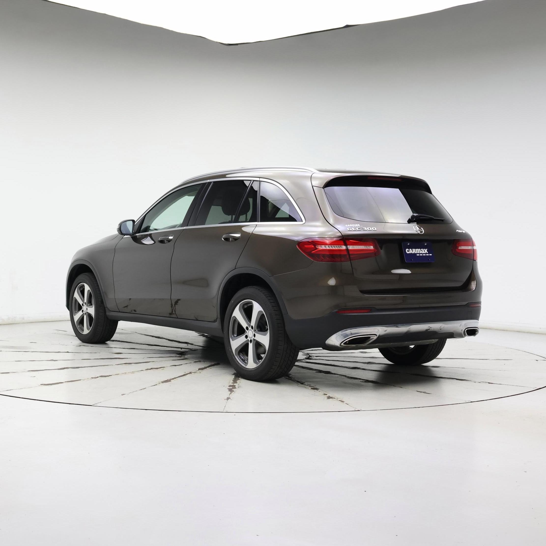 Thumbnail: 2016 Mercedes-Benz GLC - 2
