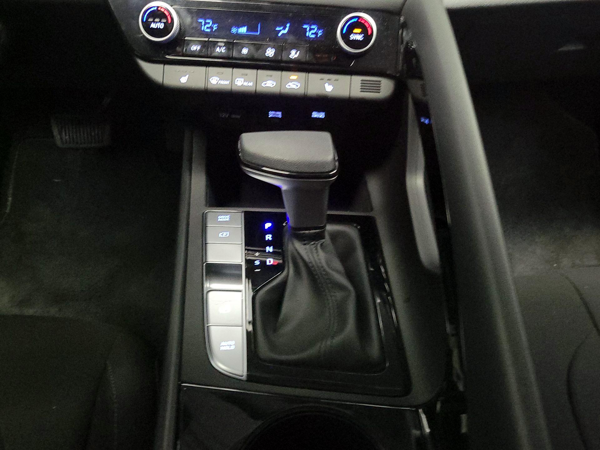 Thumbnail: 2023 Hyundai Elantra - 17