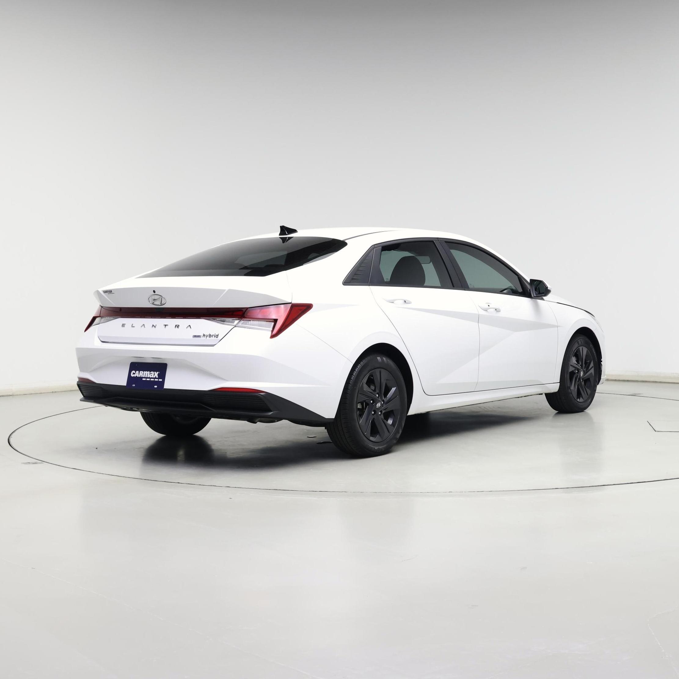 Thumbnail: 2023 Hyundai Elantra - 8