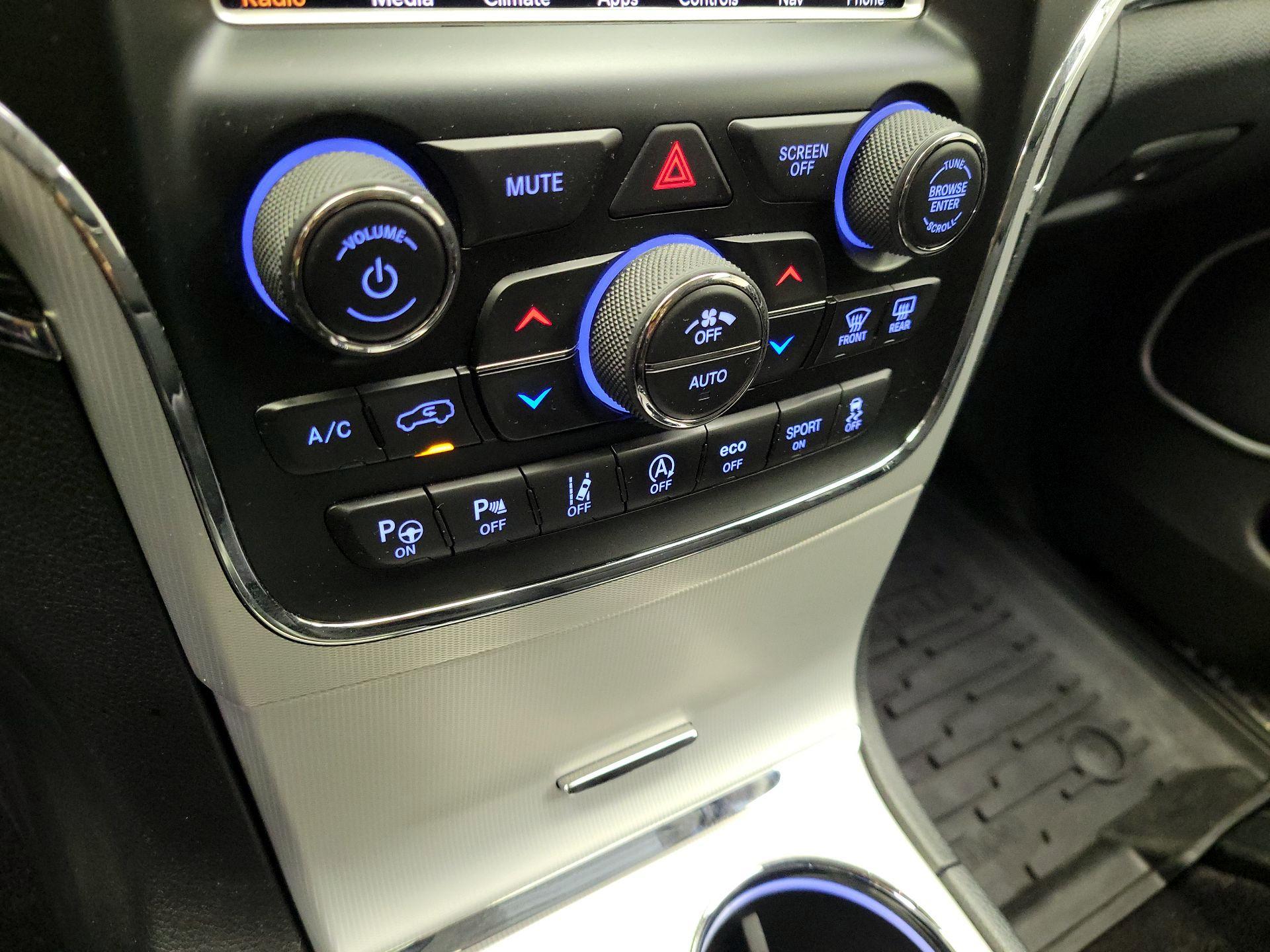 Thumbnail: 2018 Jeep Grand Cherokee - 17