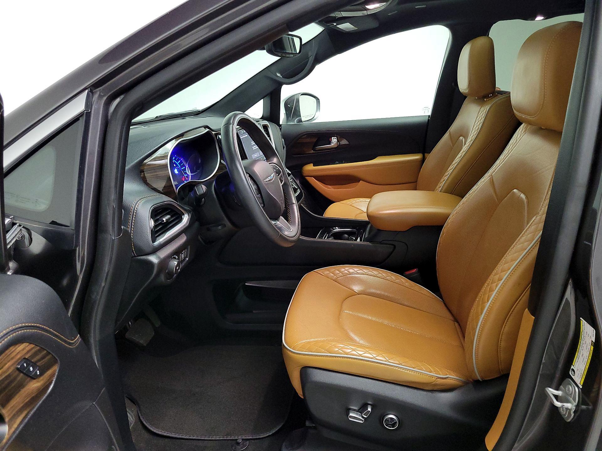 Thumbnail: 2021 Chrysler Pacifica - 11