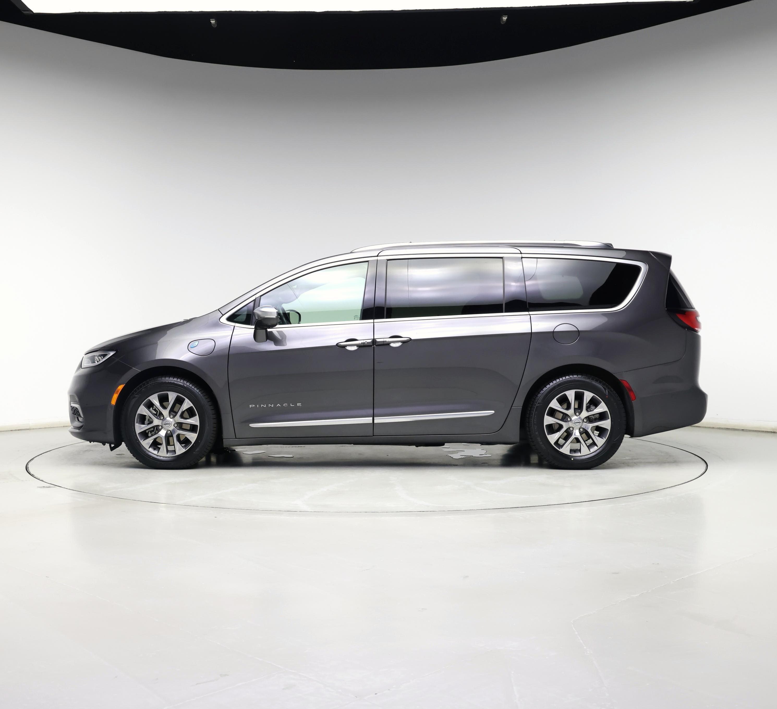 Thumbnail: 2021 Chrysler Pacifica - 3