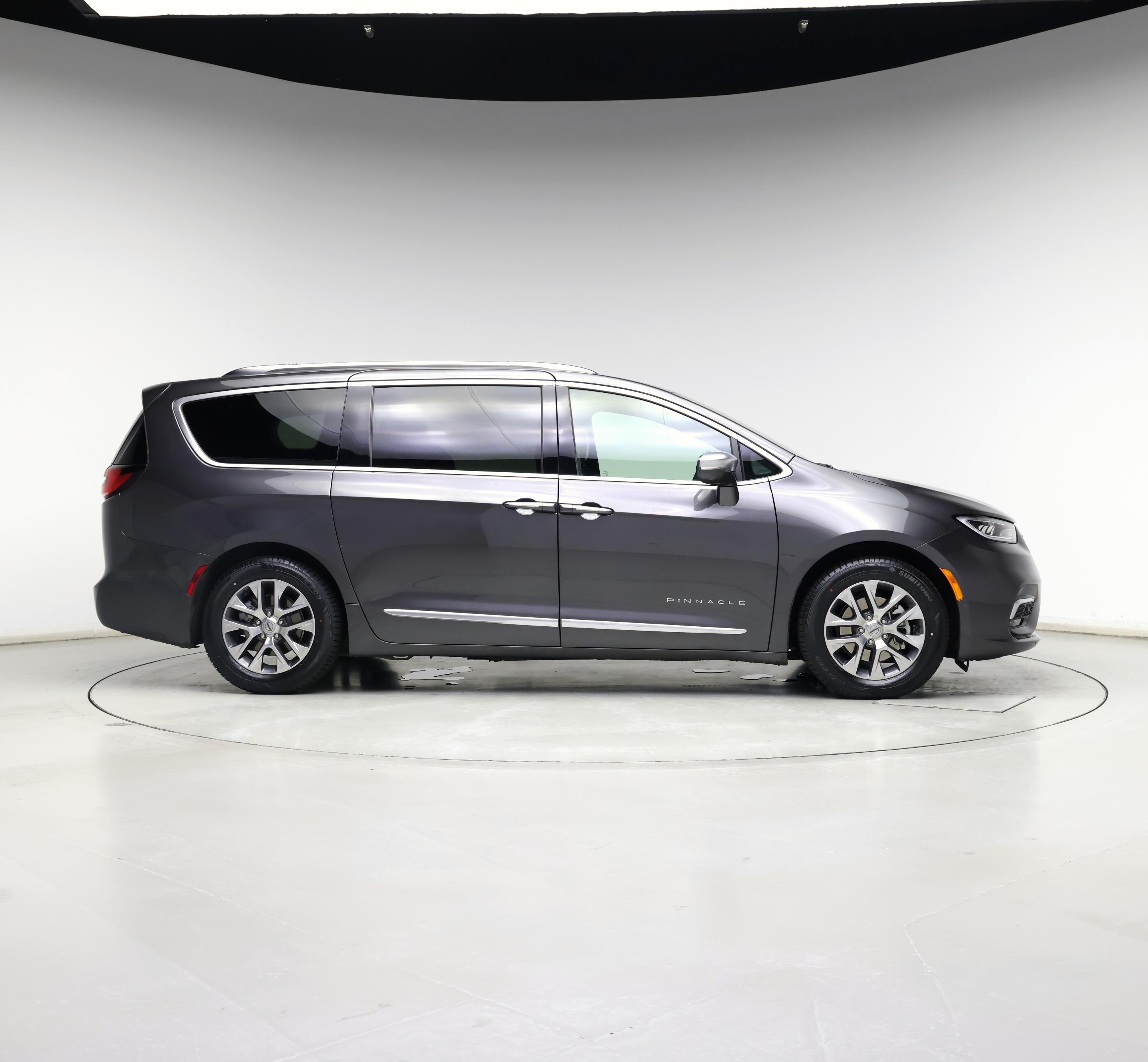 Thumbnail: 2021 Chrysler Pacifica - 7
