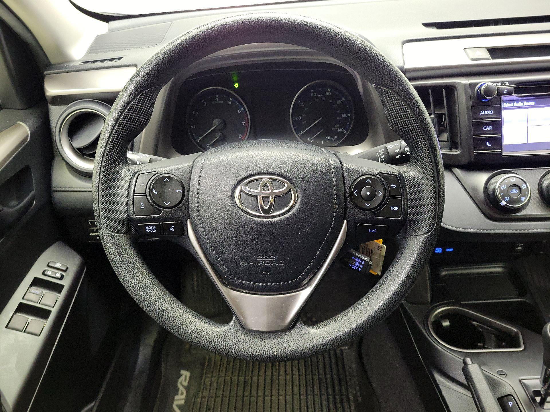 Thumbnail: 2018 Toyota RAV4 - 10