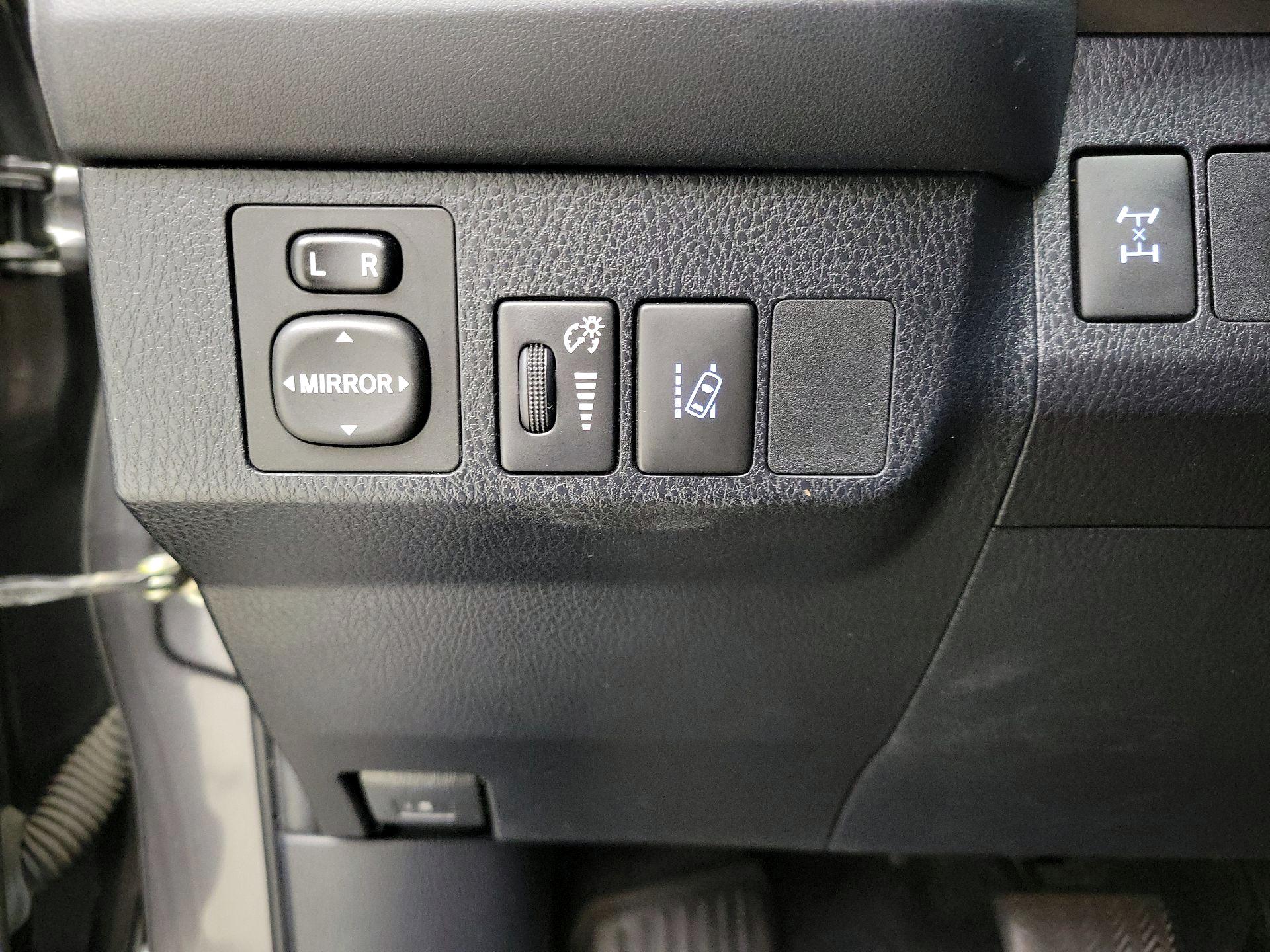 Thumbnail: 2018 Toyota RAV4 - 13