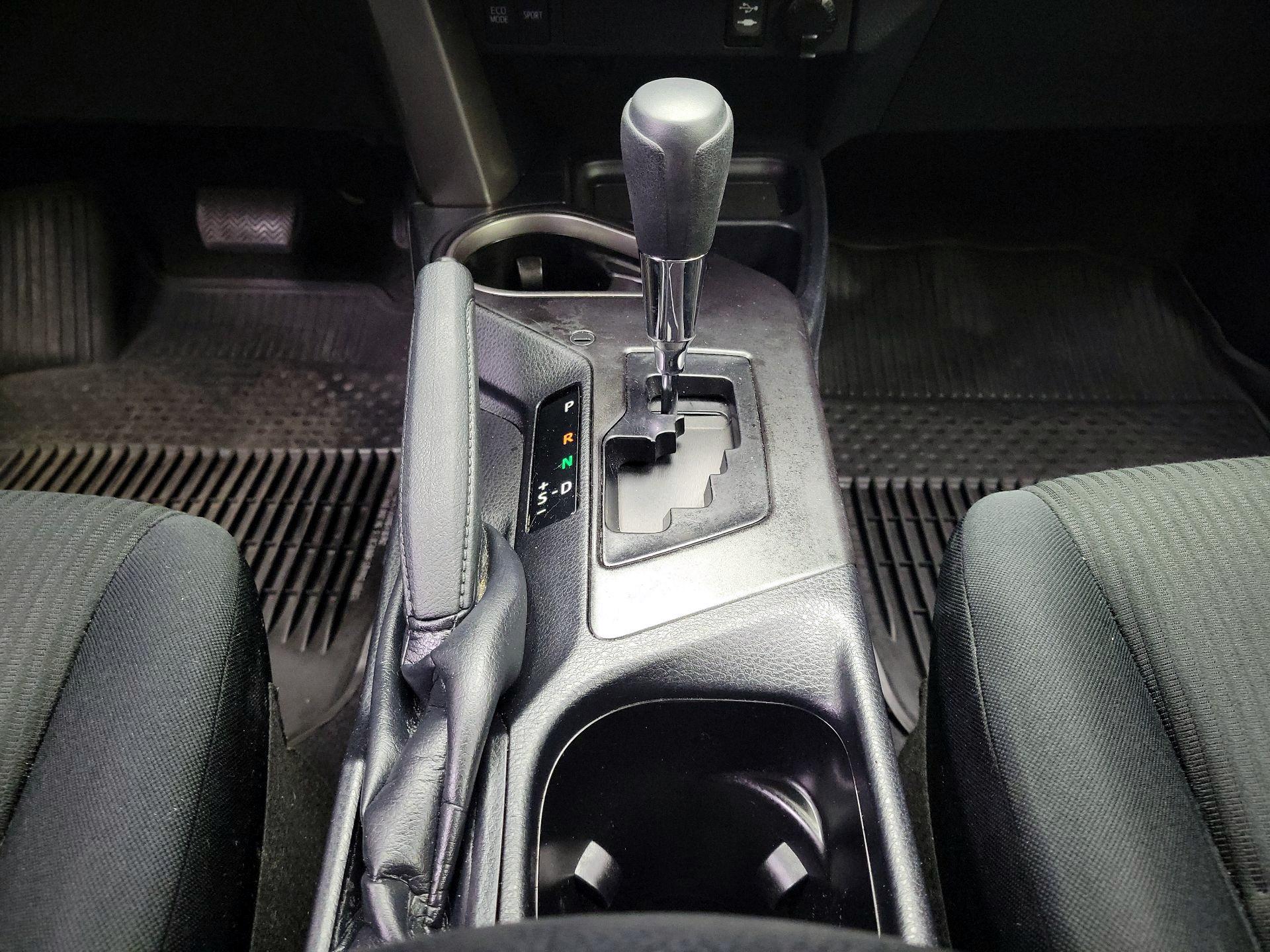 Thumbnail: 2018 Toyota RAV4 - 17