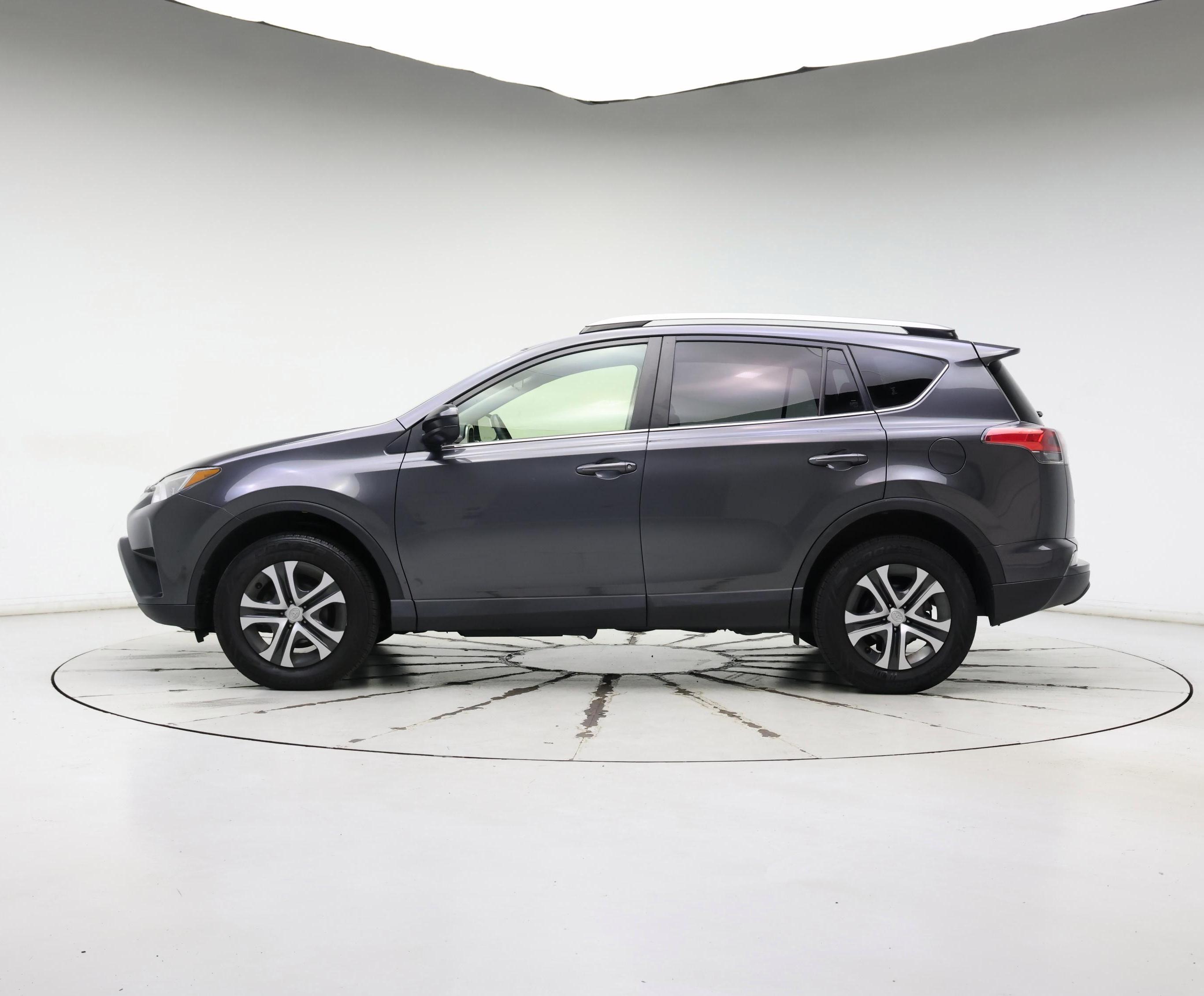 Thumbnail: 2018 Toyota RAV4 - 3