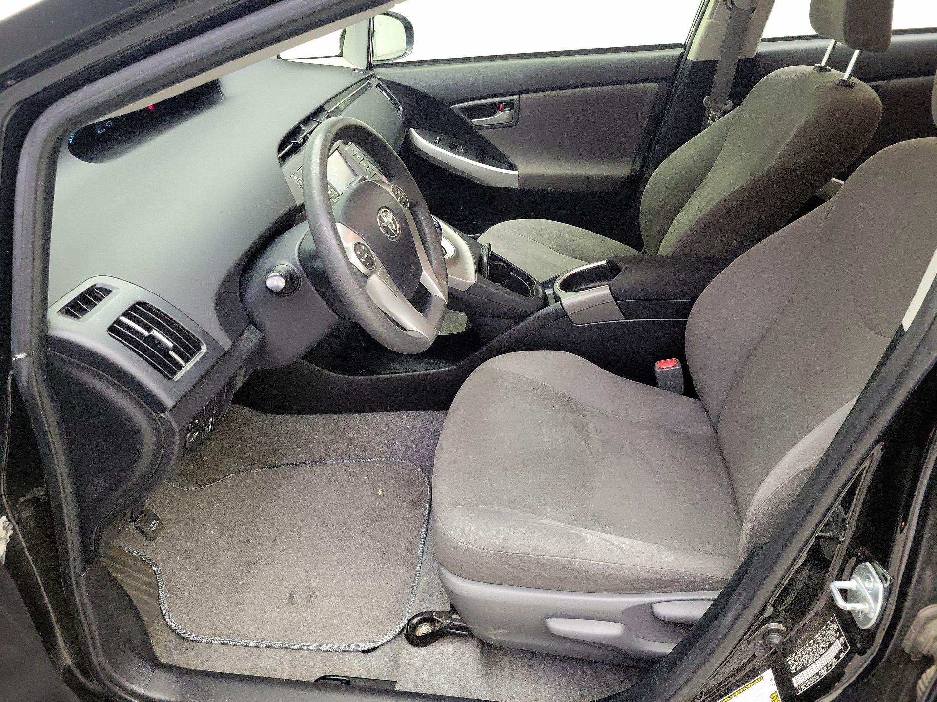 Thumbnail: 2015 Toyota Prius - 11