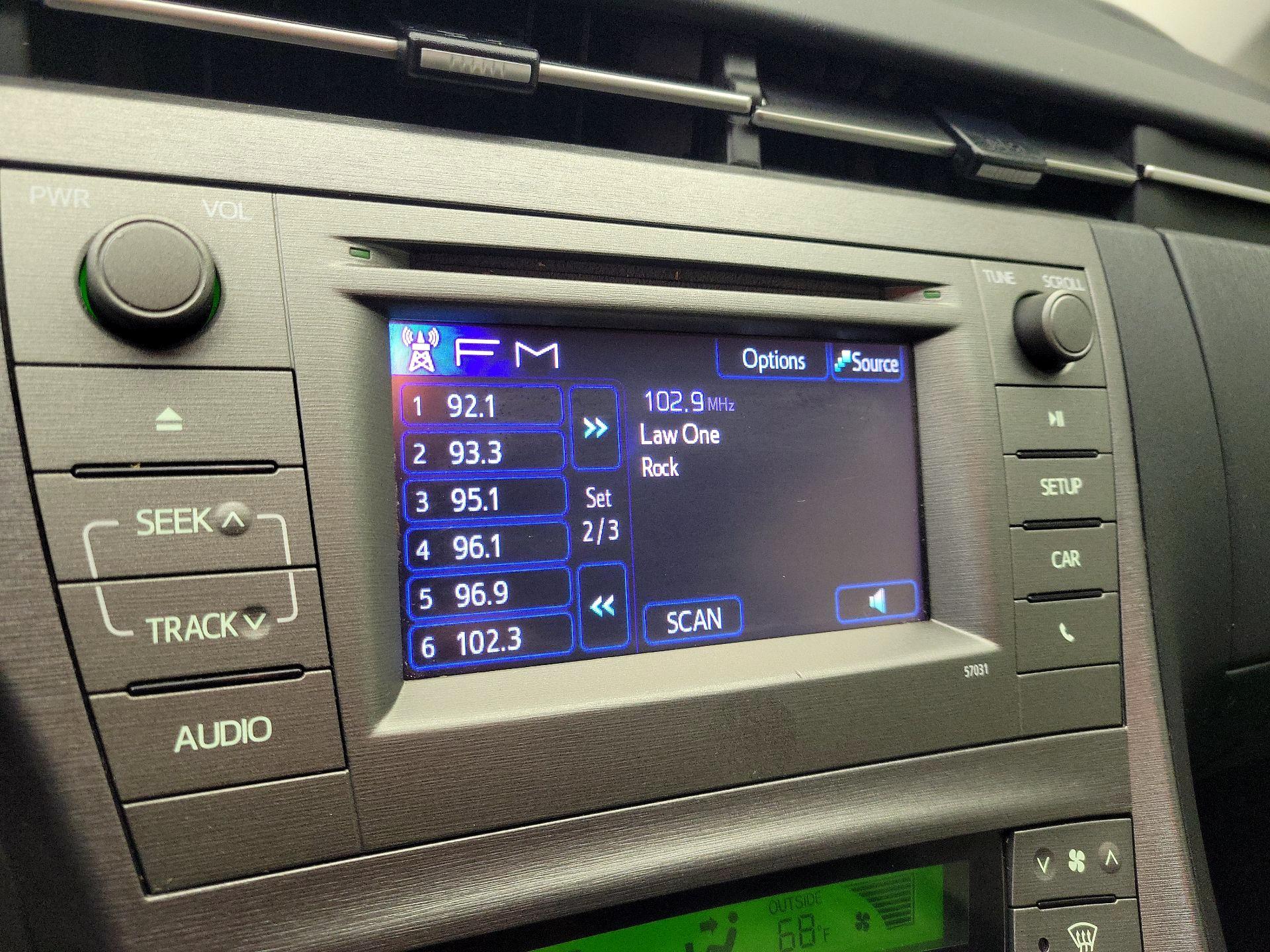 Thumbnail: 2015 Toyota Prius - 15