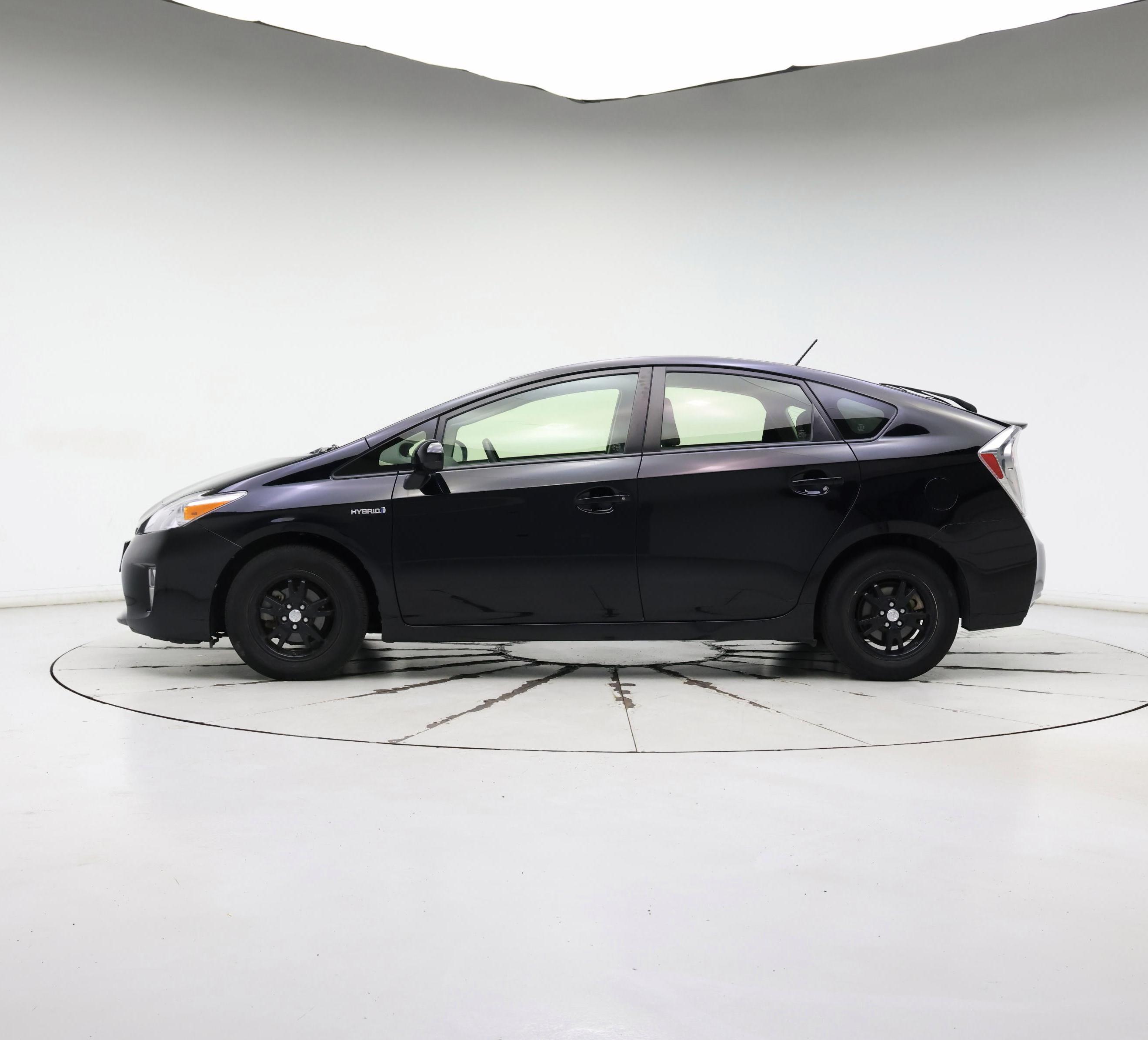 Thumbnail: 2015 Toyota Prius - 3