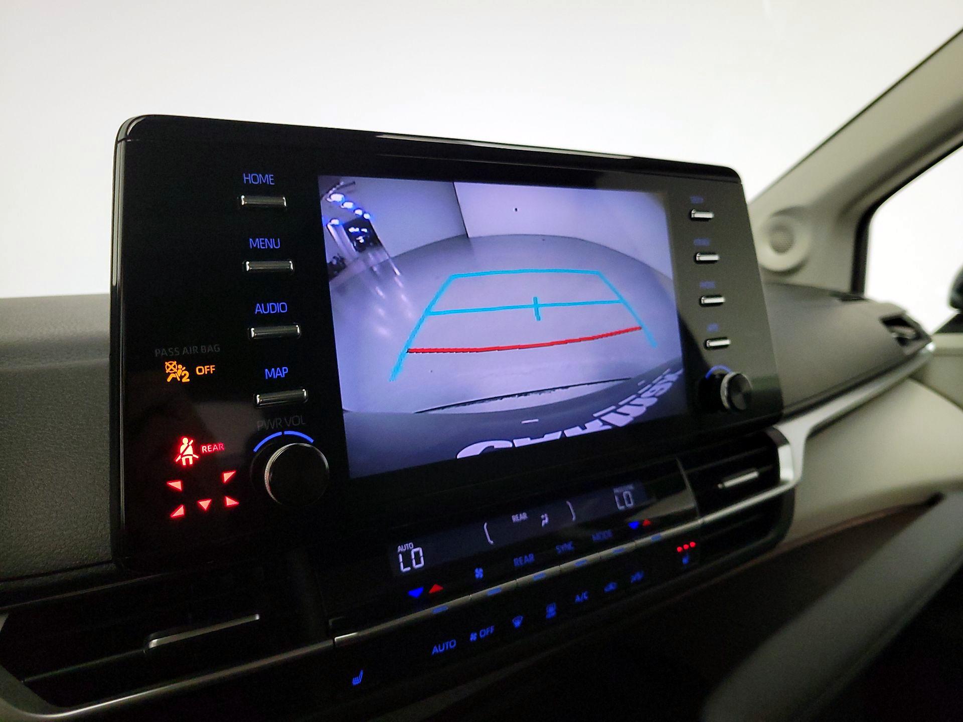 Thumbnail: 2023 Toyota Sienna - 15