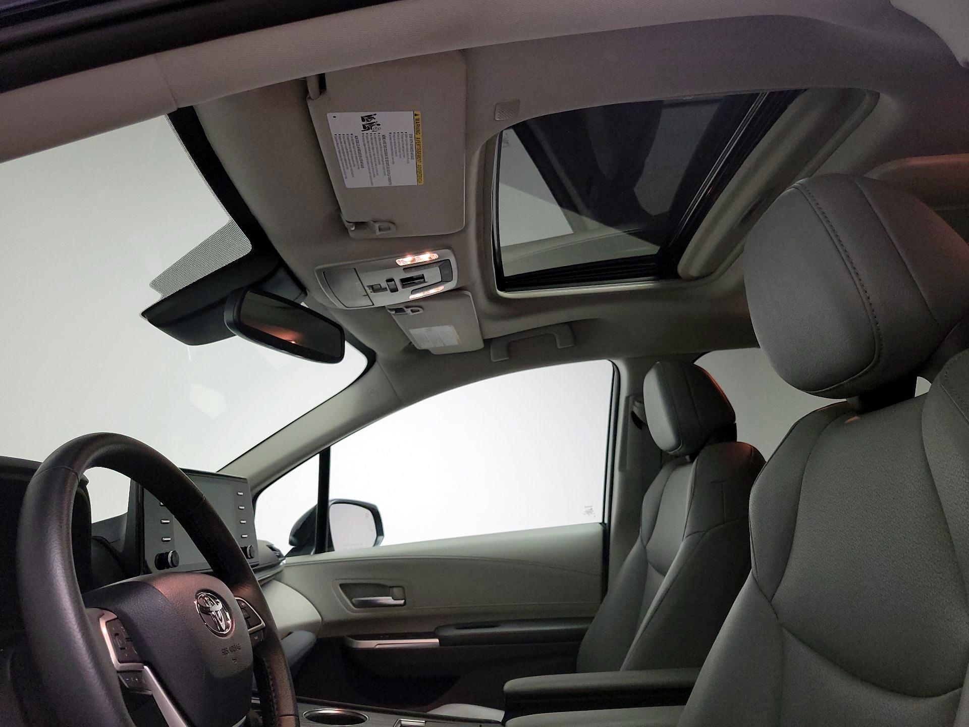Thumbnail: 2023 Toyota Sienna - 20