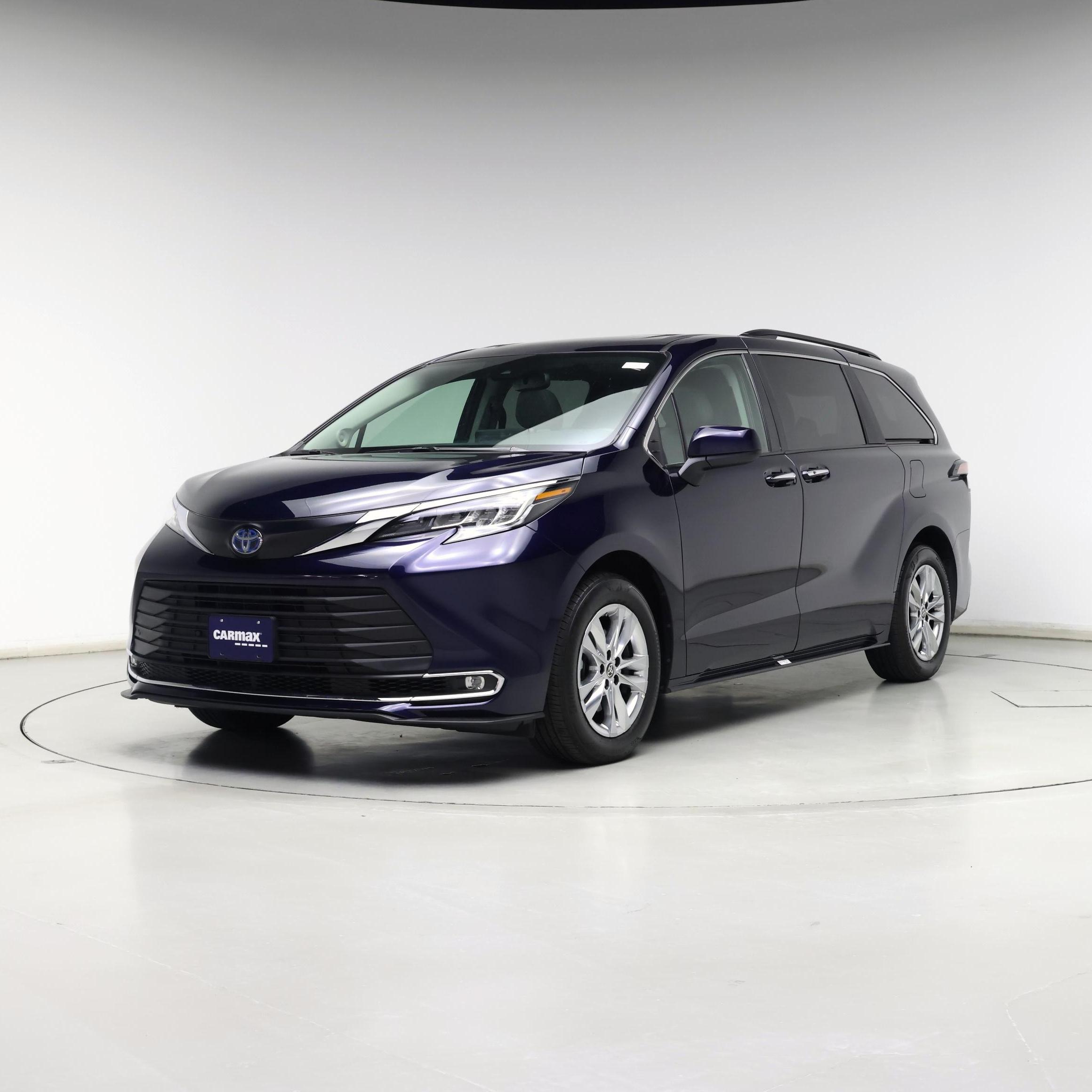 Thumbnail: 2023 Toyota Sienna - 4
