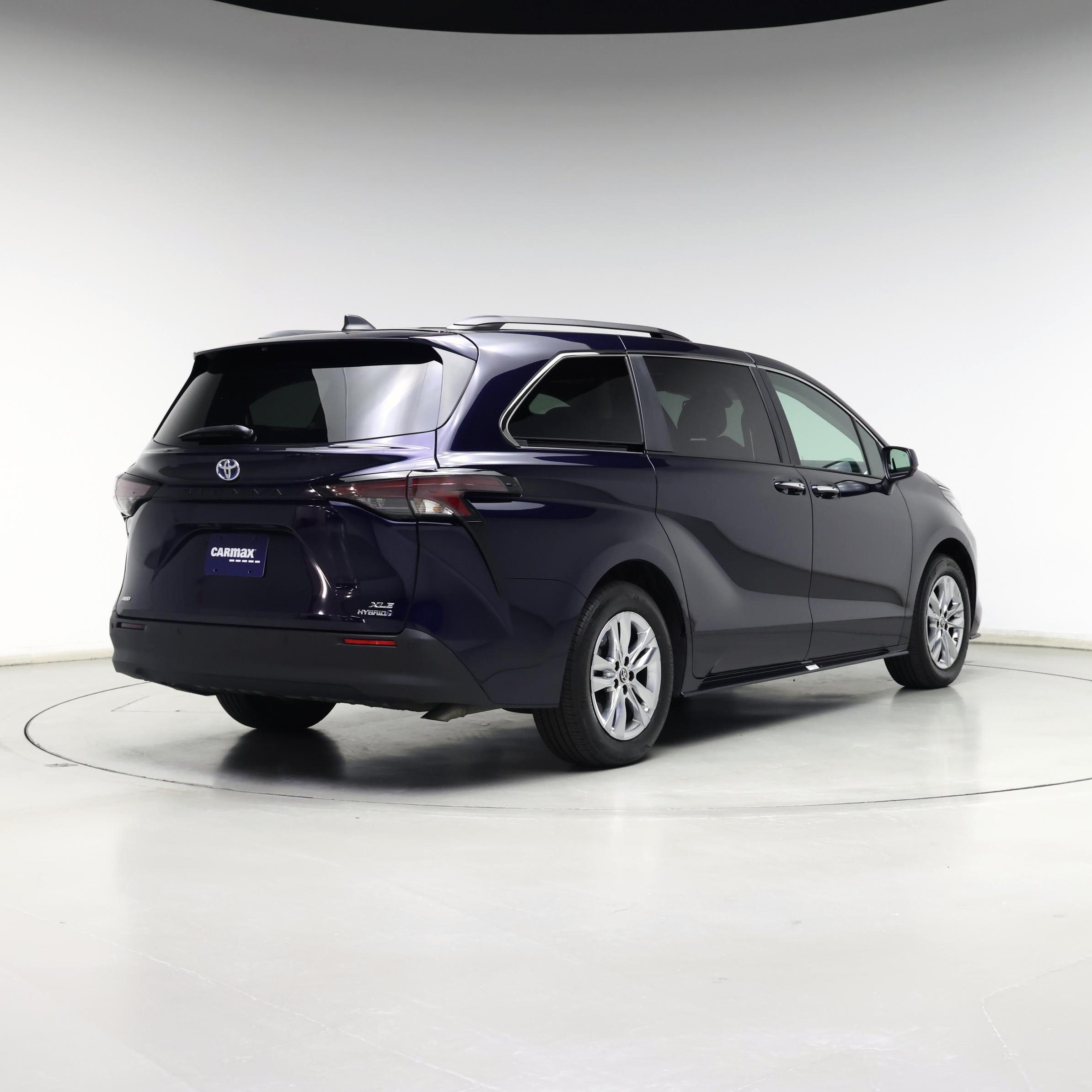Thumbnail: 2023 Toyota Sienna - 8