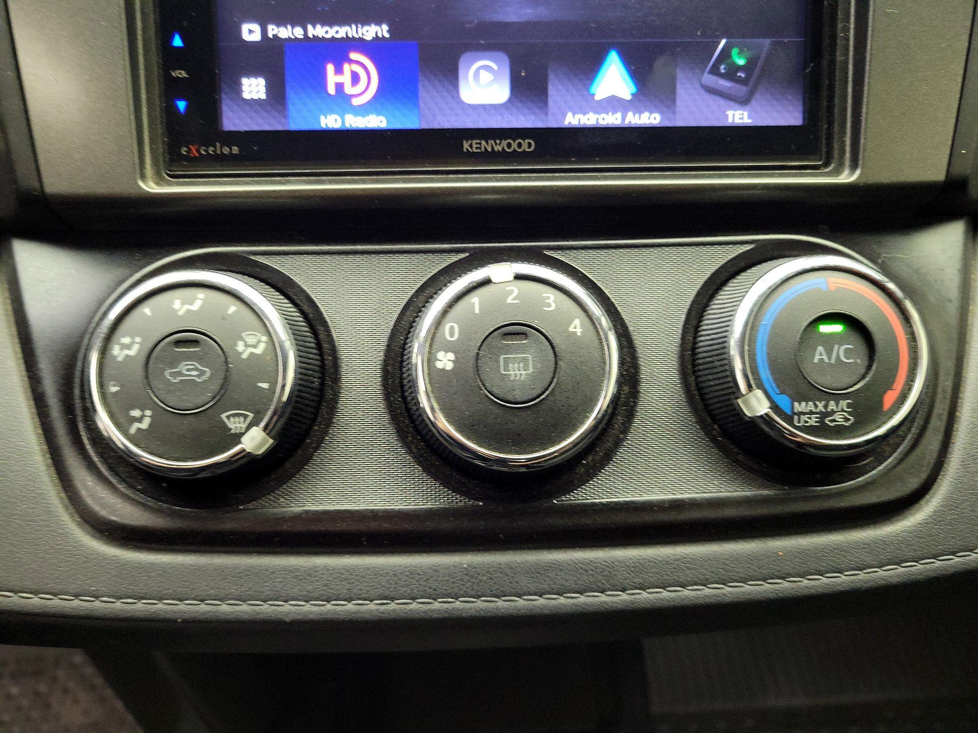 Thumbnail: 2016 Toyota RAV4 - 16