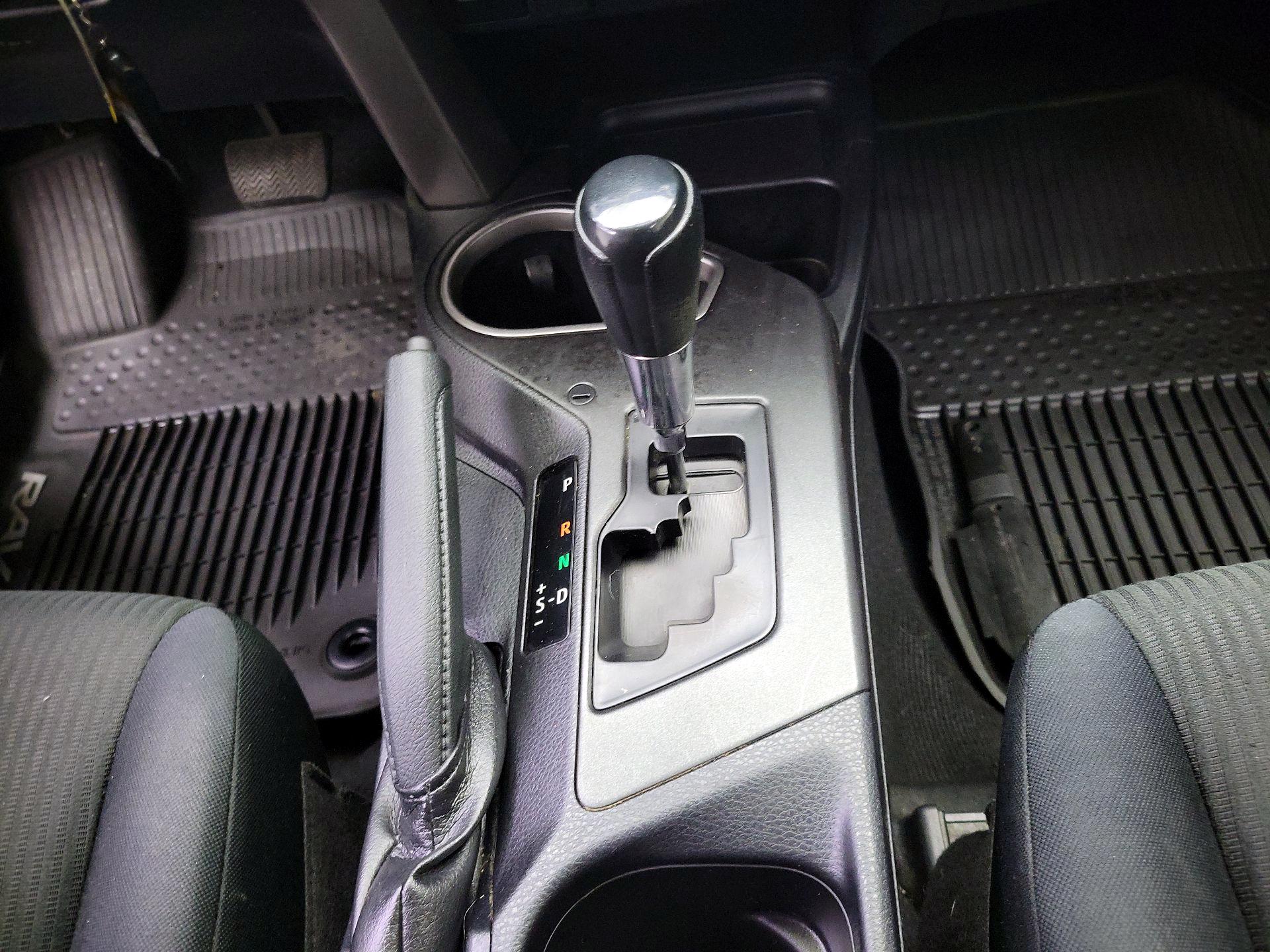 Thumbnail: 2016 Toyota RAV4 - 17
